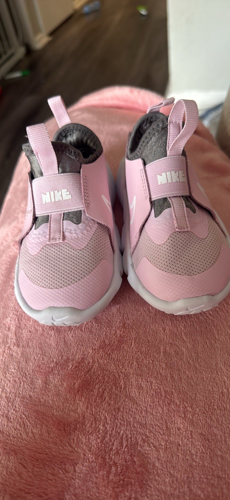 Nike Unisex Kids Size 7 Pink/Gray/White Slip-On Low Top Sneakers