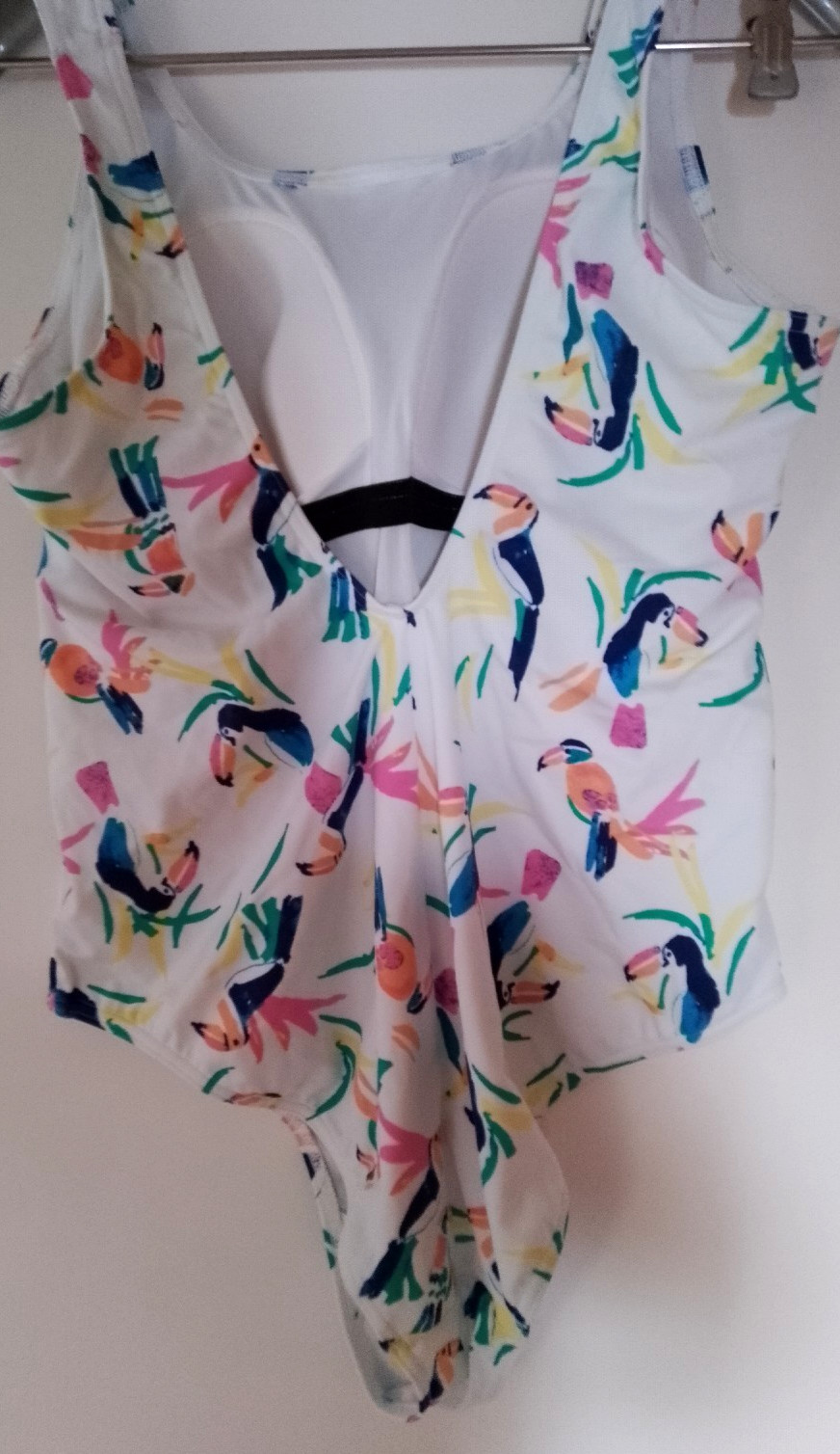 FAB WHITE BIRD CUPPED TUMMY CONTROL SWIMSUIT SIZE 18