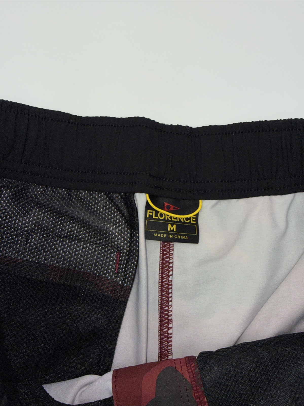 $70 Florence Men’s Elastic Waist 7” Shorts- Maroon Camo- Medium – NEW Tags