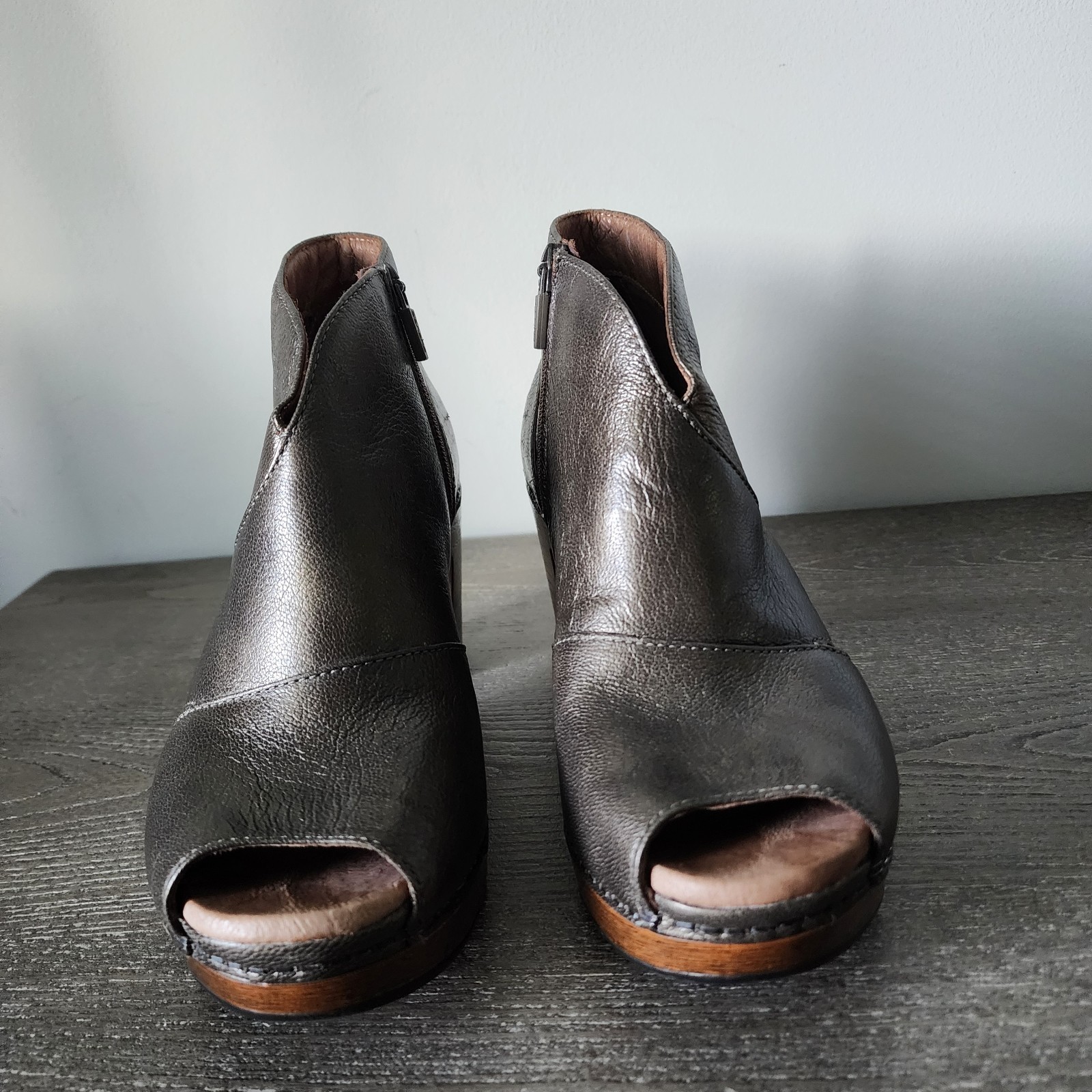 Dansko Delphina Bronze Leather Peep Toe Booties 37 6.5 7 Comfort Block Heel Boho