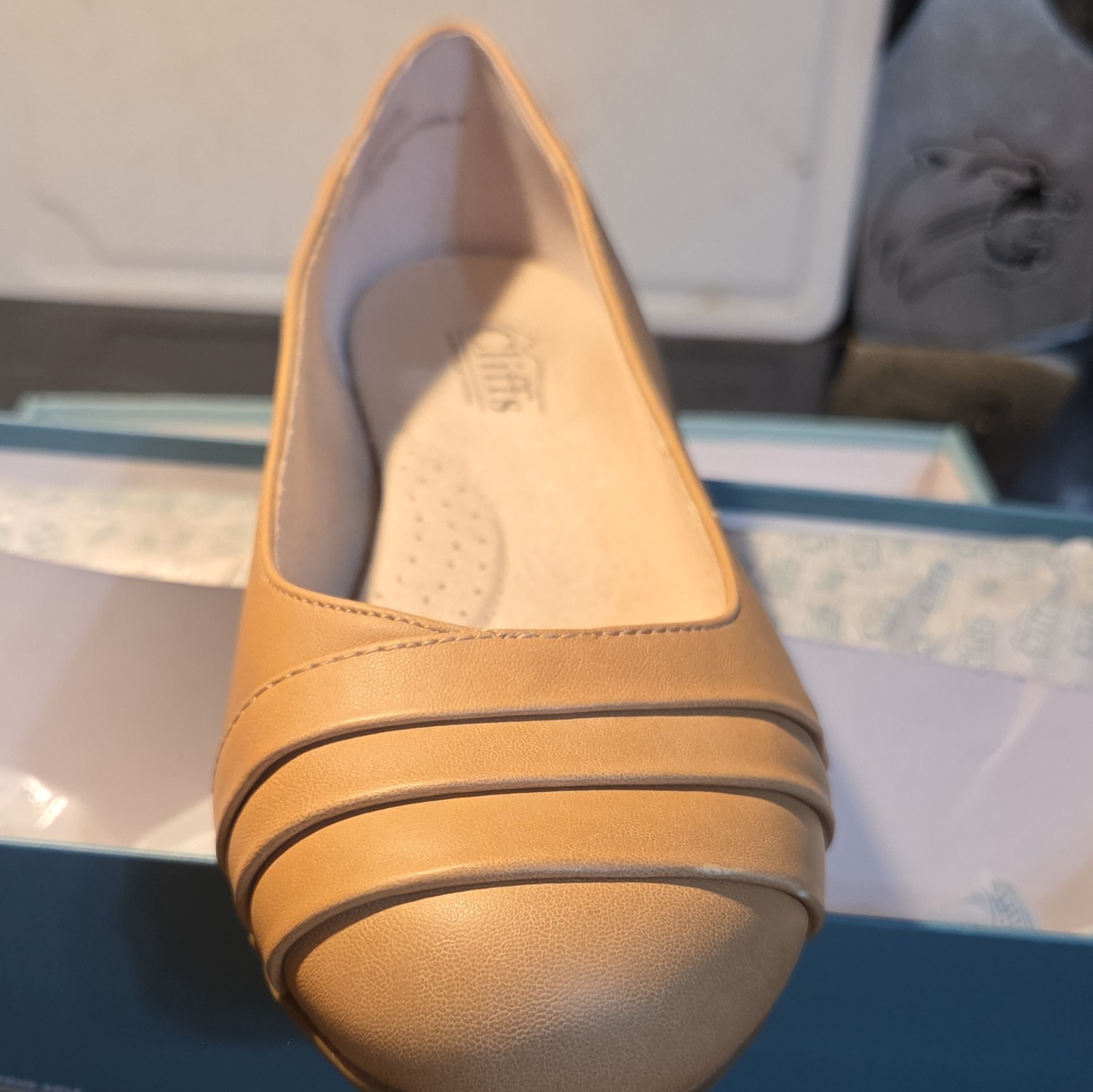 Cliffs by White Mountain Clara Ballet Flats 8.5W Natural Comfort Synthetic MPN