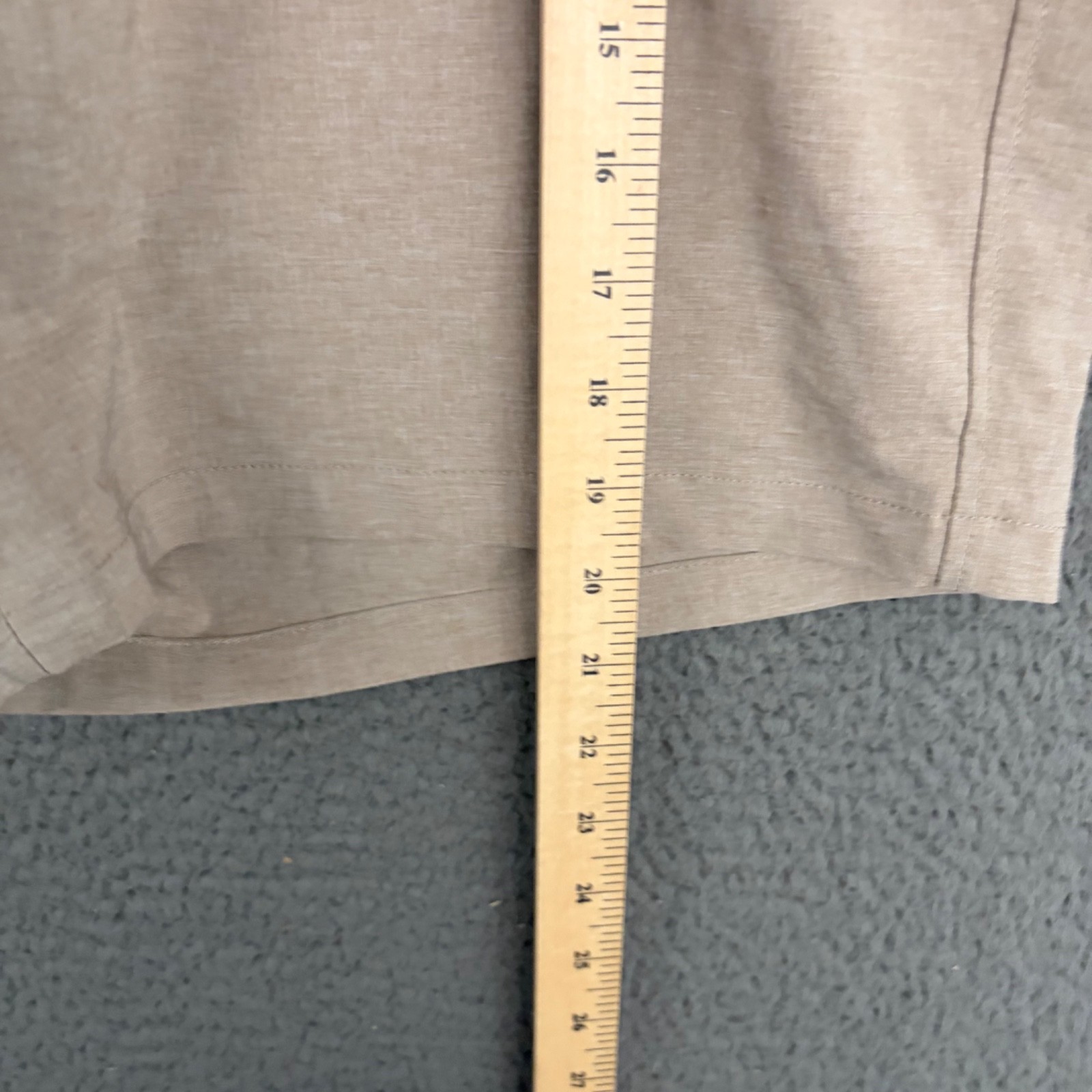 DOCKERS Hybrid Shorts Mens Size 38 Beige Drawstring Pockets Outdoor Beach Dad