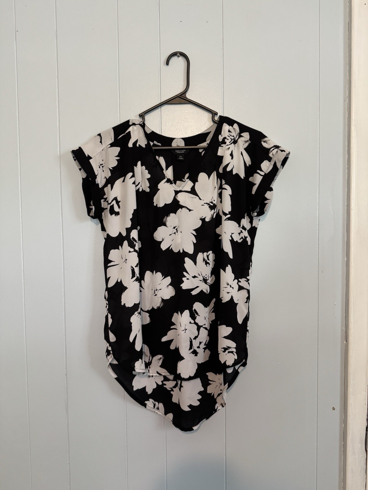 Simply Vera Vera Wang Black White Floral Round Neck Chiffon Pullover Blouse XS