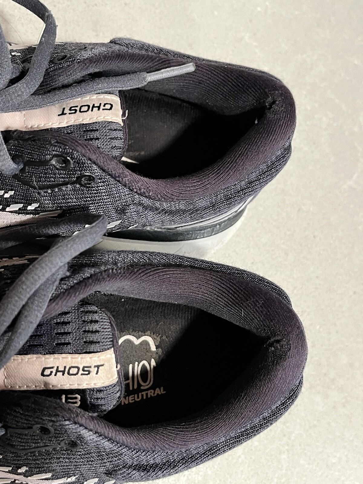 Women’s Brooks Ghost 13- Size 7- Some Wear On Backs As Shown