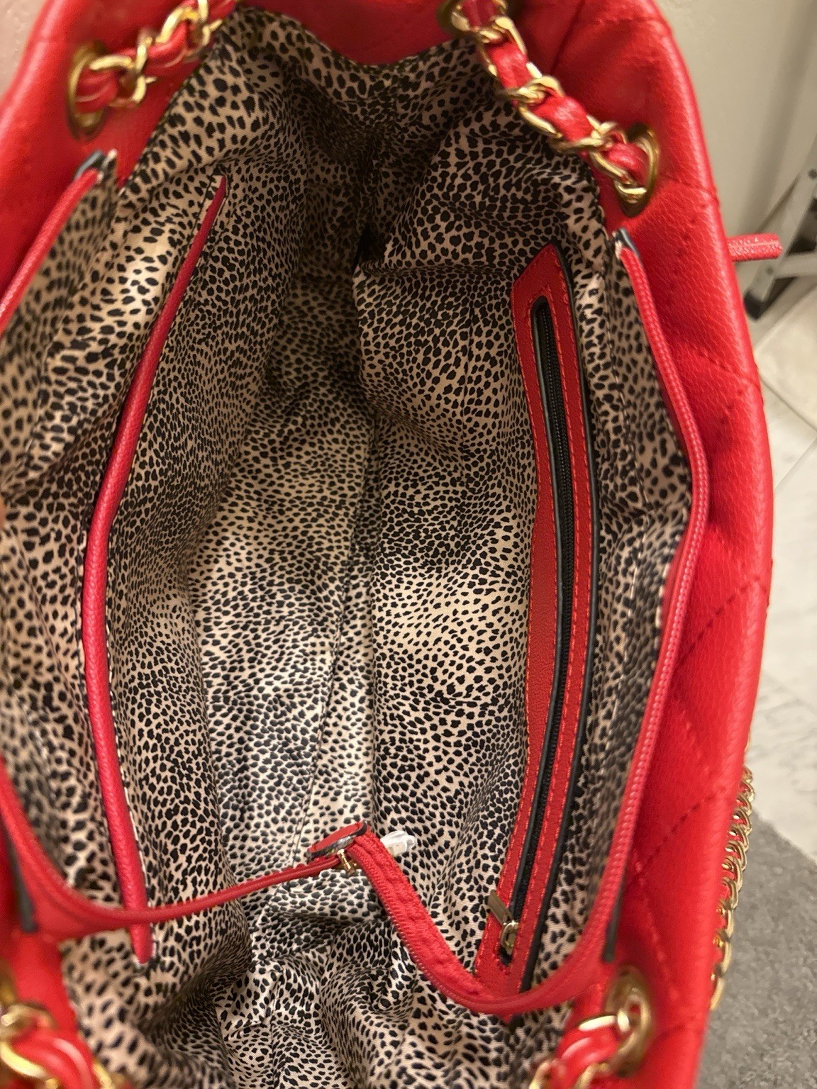 Women’s Red Quilted Shoulder Bag Gold Chain Strap Turn Lock Zip, Inner Pockets