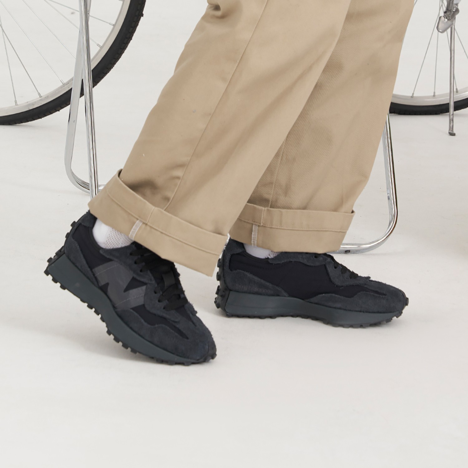 New Balance 327 Phantom Black – U327WCD Size