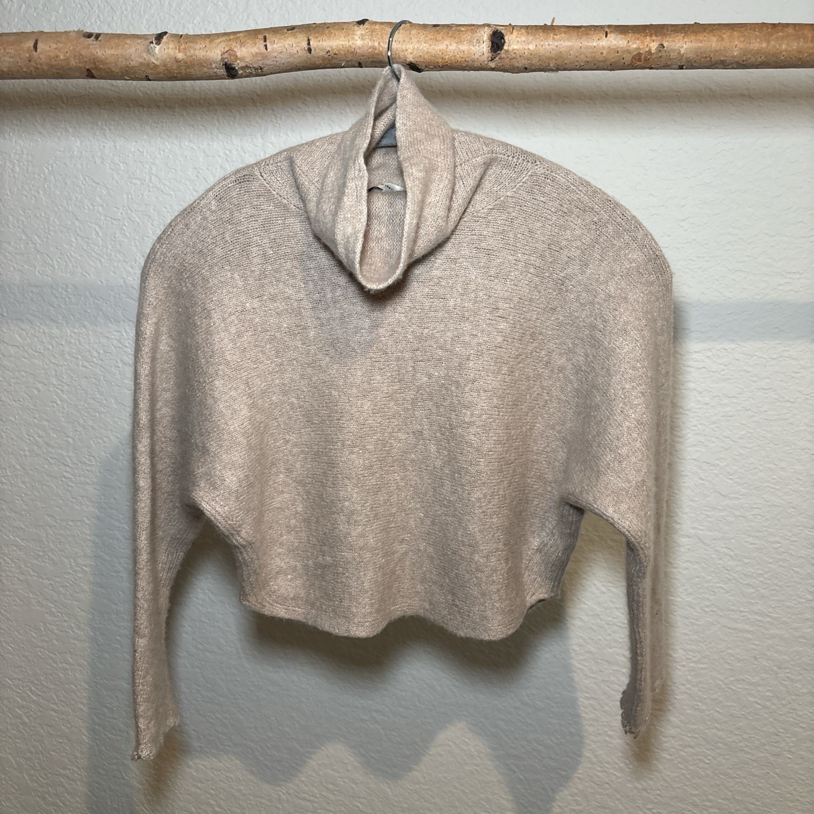vince cashmere beige cropped turtleneck sweater