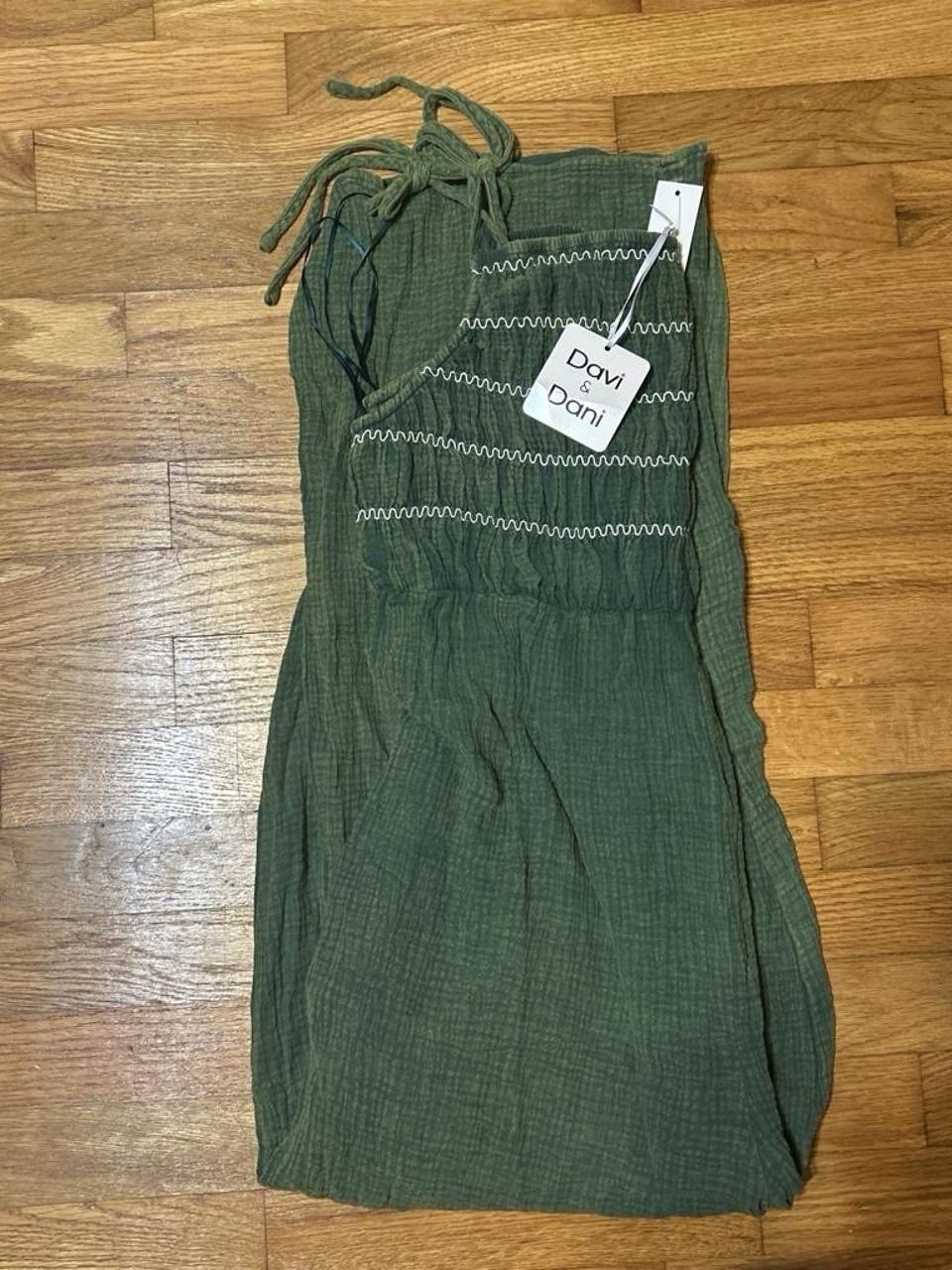 Davi & Dani Women’s Green Solid Smocked Tie Jumpsuit One-Piece Size M