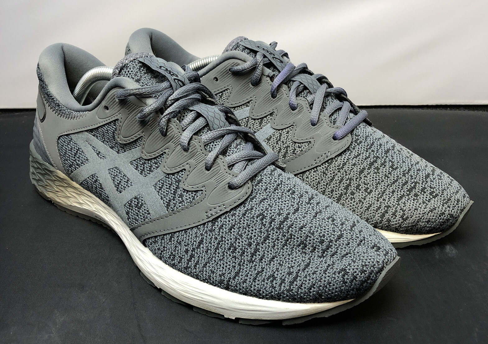 ASICS Roadhawk 1011A255 Running Race Gym Shoes Mens Size 10.5 Fast Ship