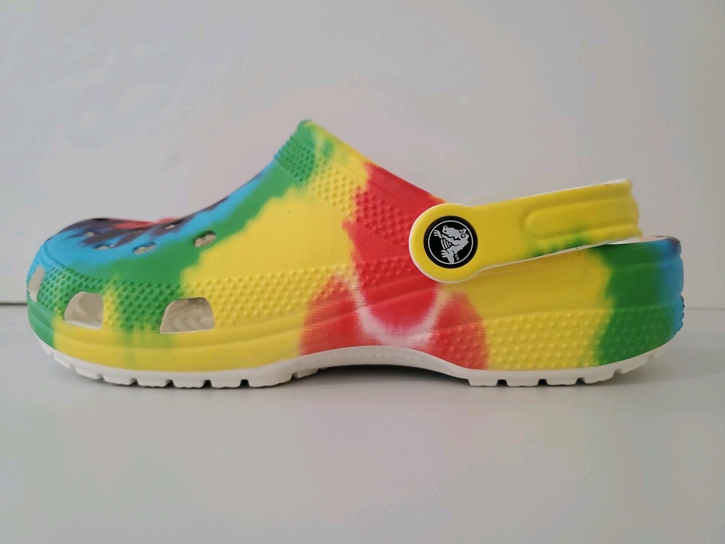 Crocs Unisex Classic Tie Dye Graphic Clog With White Inside US M7/ W8 EU 38-39 N