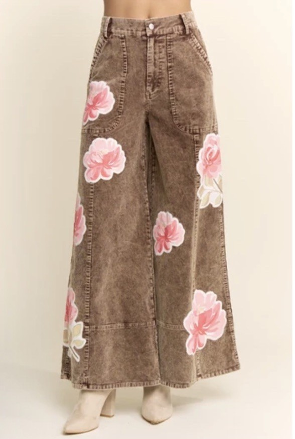 Davi & Dani Washed Corduroy Pants with Printed Patch Flowers in Brown Size M NWT
