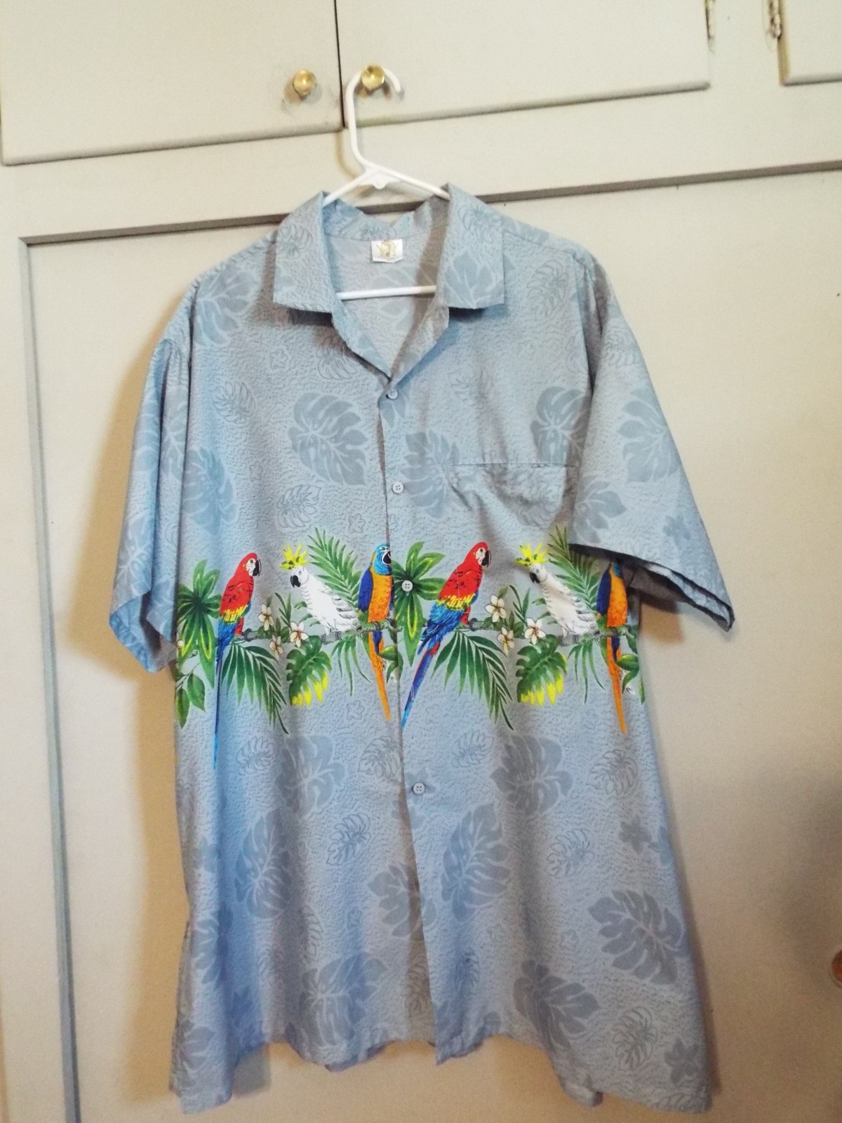 Barefoot Attitude Men’s 2X Blue Hawaiian Tropical Parrot Short Sleeve Button-Up