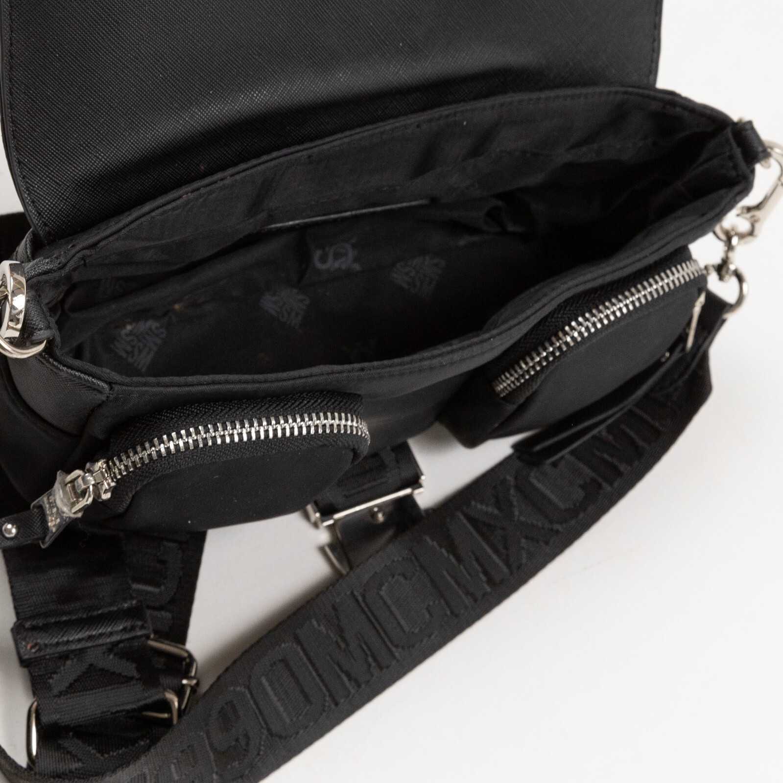 Steve Madden Women Bmove Crossbody Bag Black (Pre-owned/as pictured)