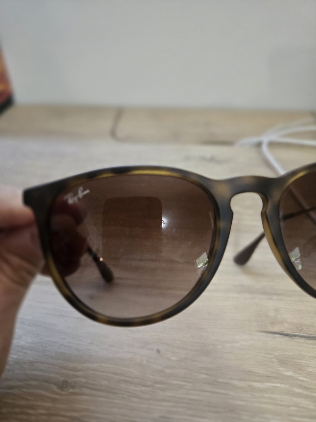 Ray-Ban Erika RB 4171 Tortoise Shell Brown Round Sunglasses Unisex 54mm