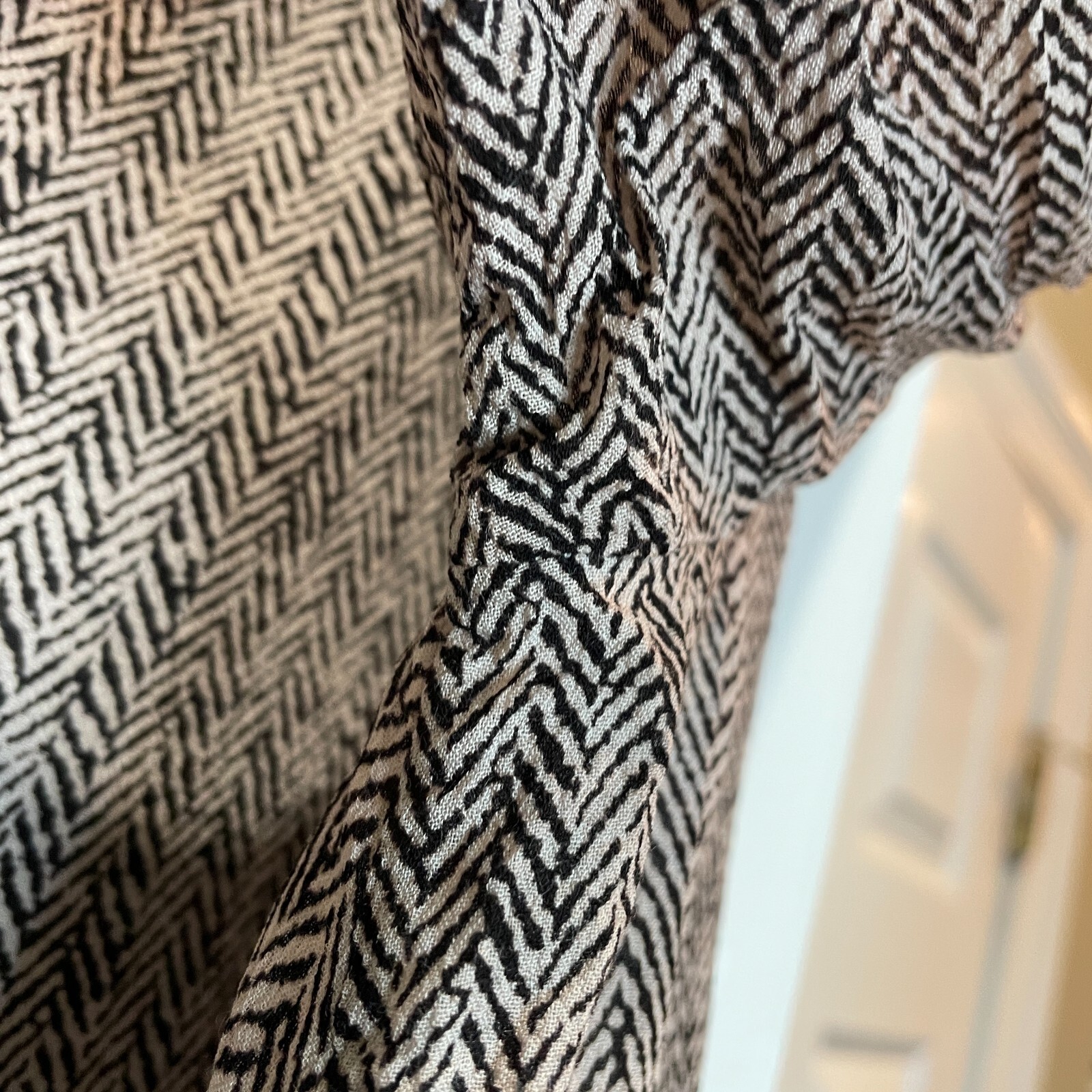 J Jill Med Petite Blouse Brown Herringbone Feminine Ruffle Cuff English Country