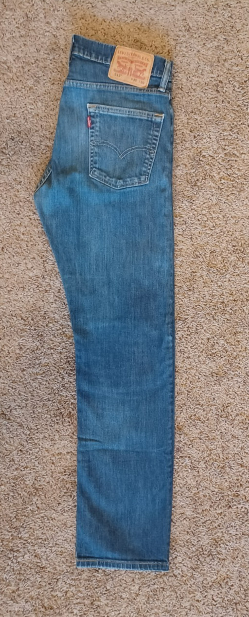 Levis Mens Jeans 513 Slim Straight Red Tab -ACTUAL is 30×29 -(tag is 30×30)