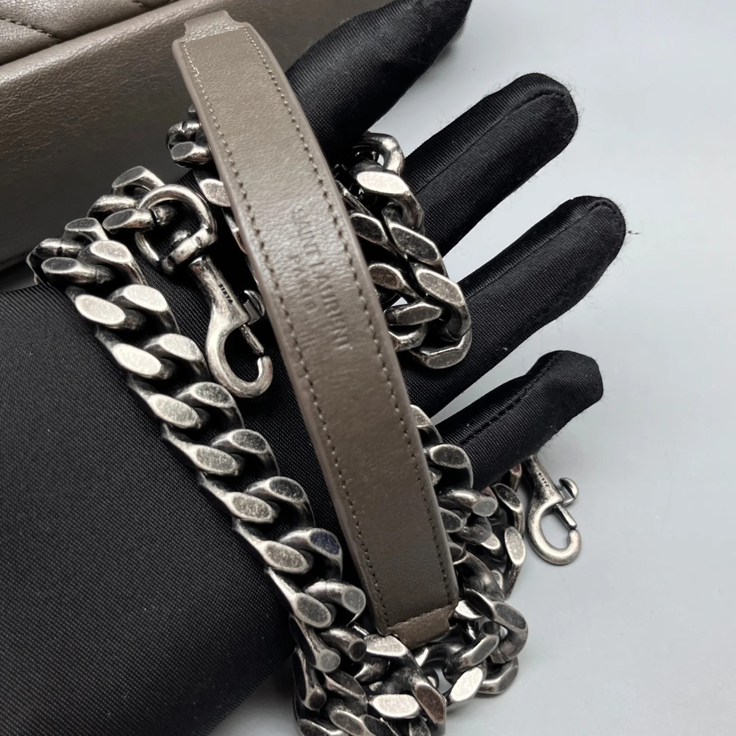 Yves Saint Laurent Chevron Medium College Grey Calfskin (ws051726k3r)