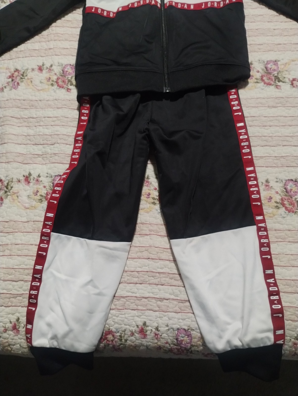 New Nike Air Jordan Boys Size 4T Toddler Boy’s Outfit Athletic Set