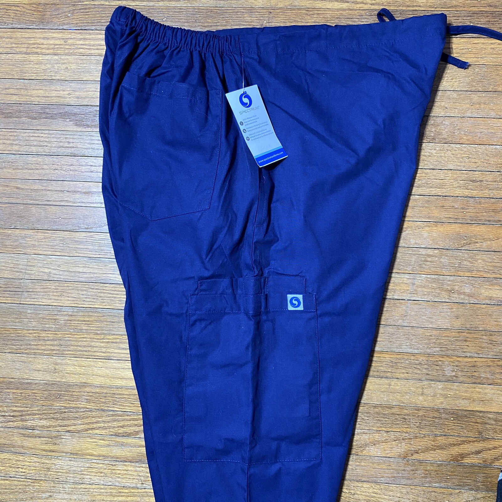 Spectrum Scrub Bottoms Size Large NEW WITH TAGS – Cargo Pocket Elastic Waist