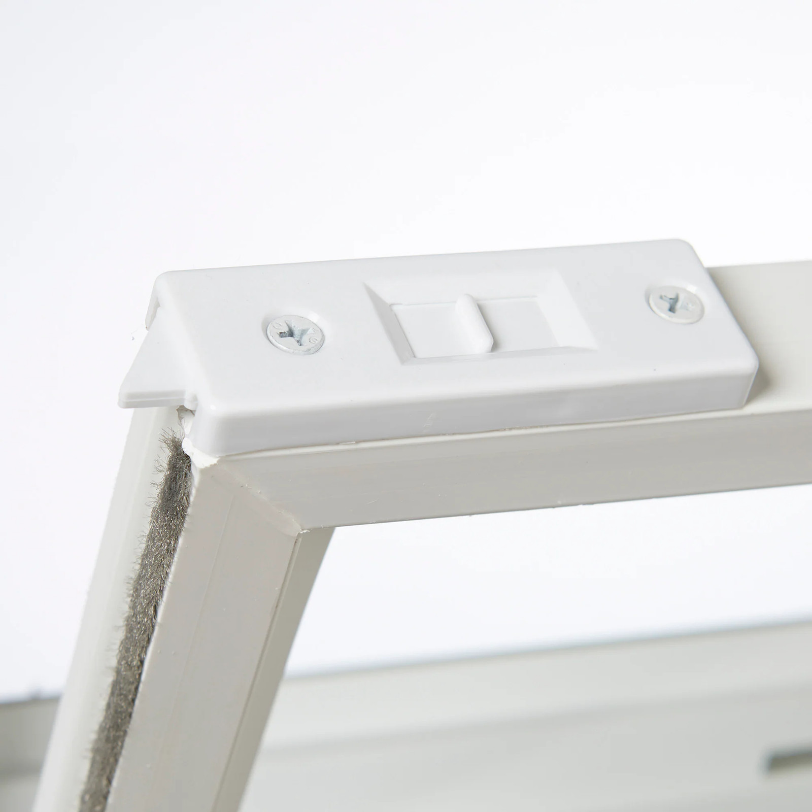 Project Source 20000S Series 23-1/2-in x 29-1/2-in White Exterior White In|26747