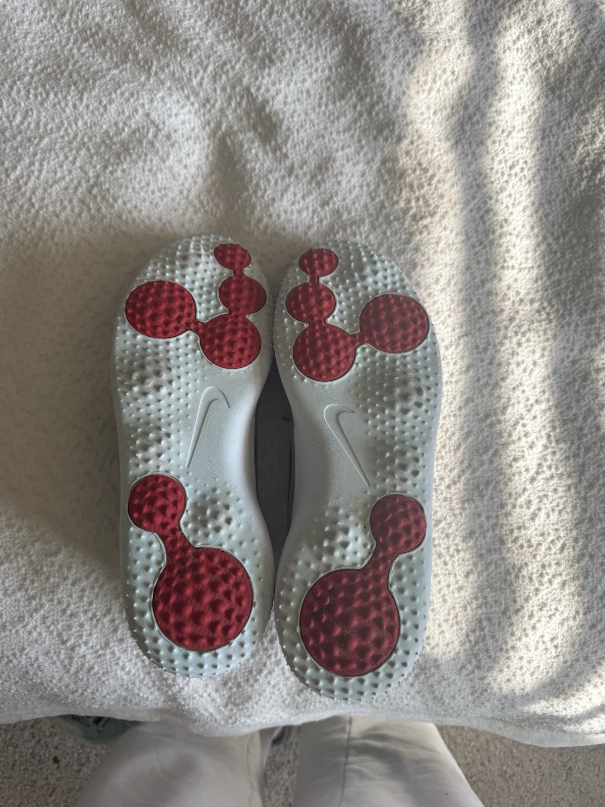 Nike Mens Roshe Golf shoes in Cement Grey, size 9.