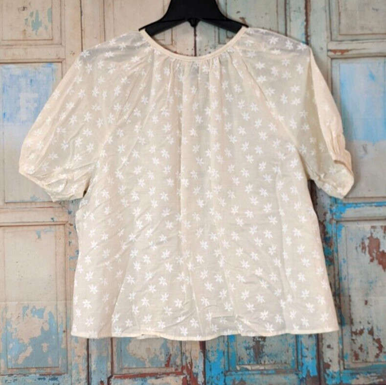 Universal Thread Womens Size XXL Cream White Floral Puff Sleeve Button Front Top