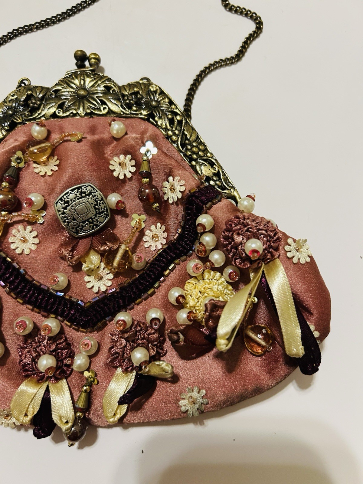 Vintage Embroidered Kiss Lock Silk Lined Purse Chain Strap Evening Bag READ