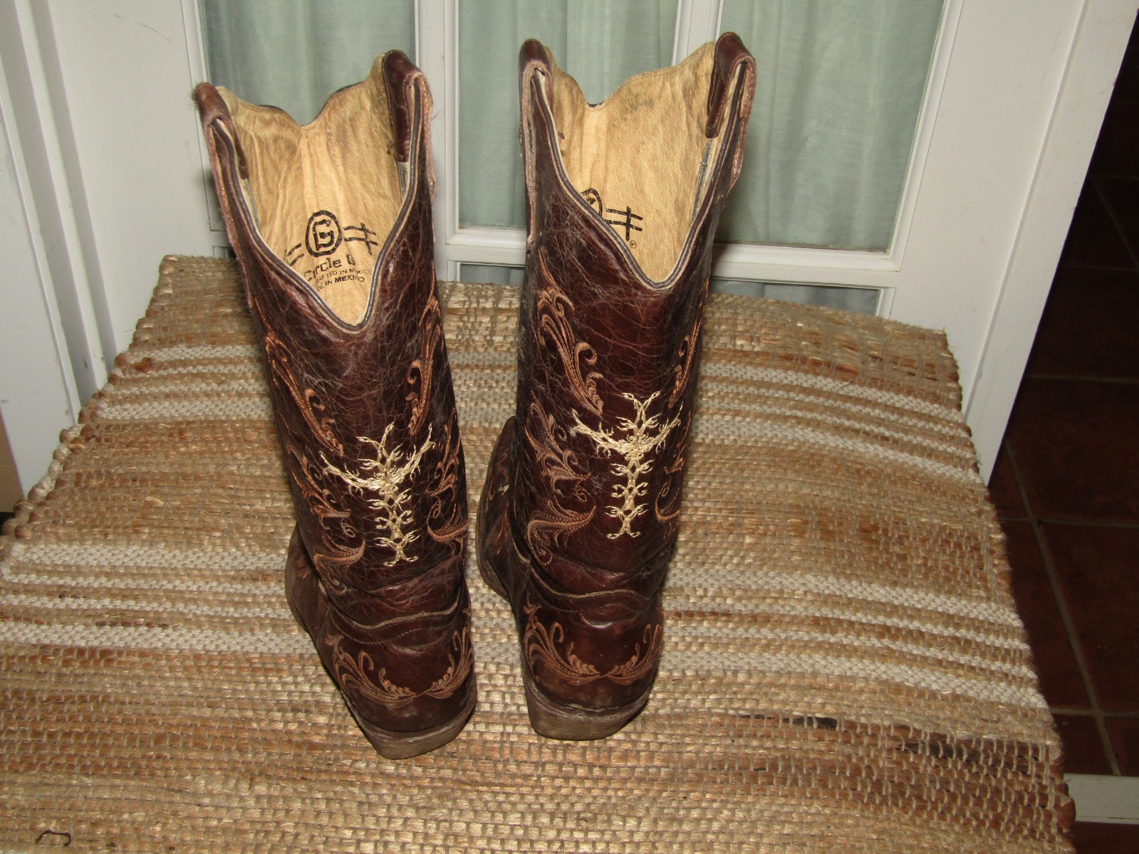 Circle G L5039 Chocolate Leather Snip Toe Embroidered Cross Boots Women’s 6 M