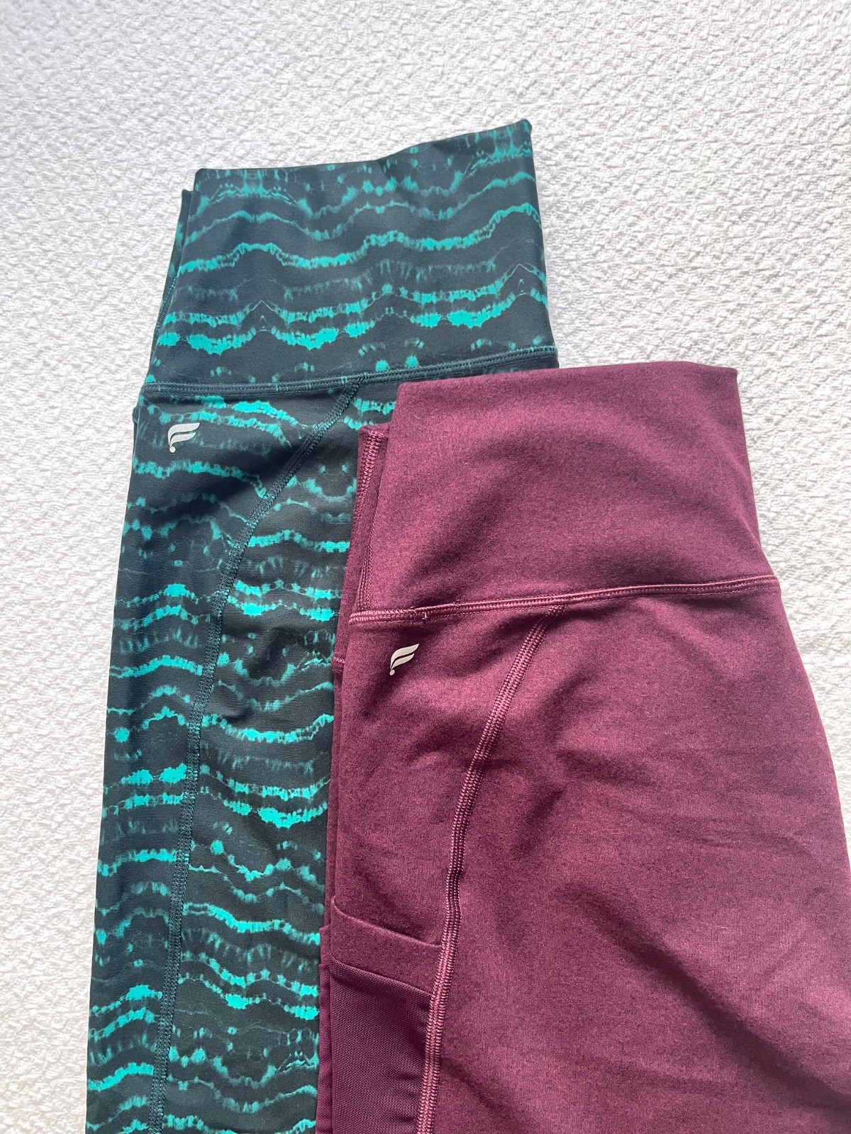 Fabletics Lot of 2 Leggings Power Hold Capri Length Women’s Large NWT