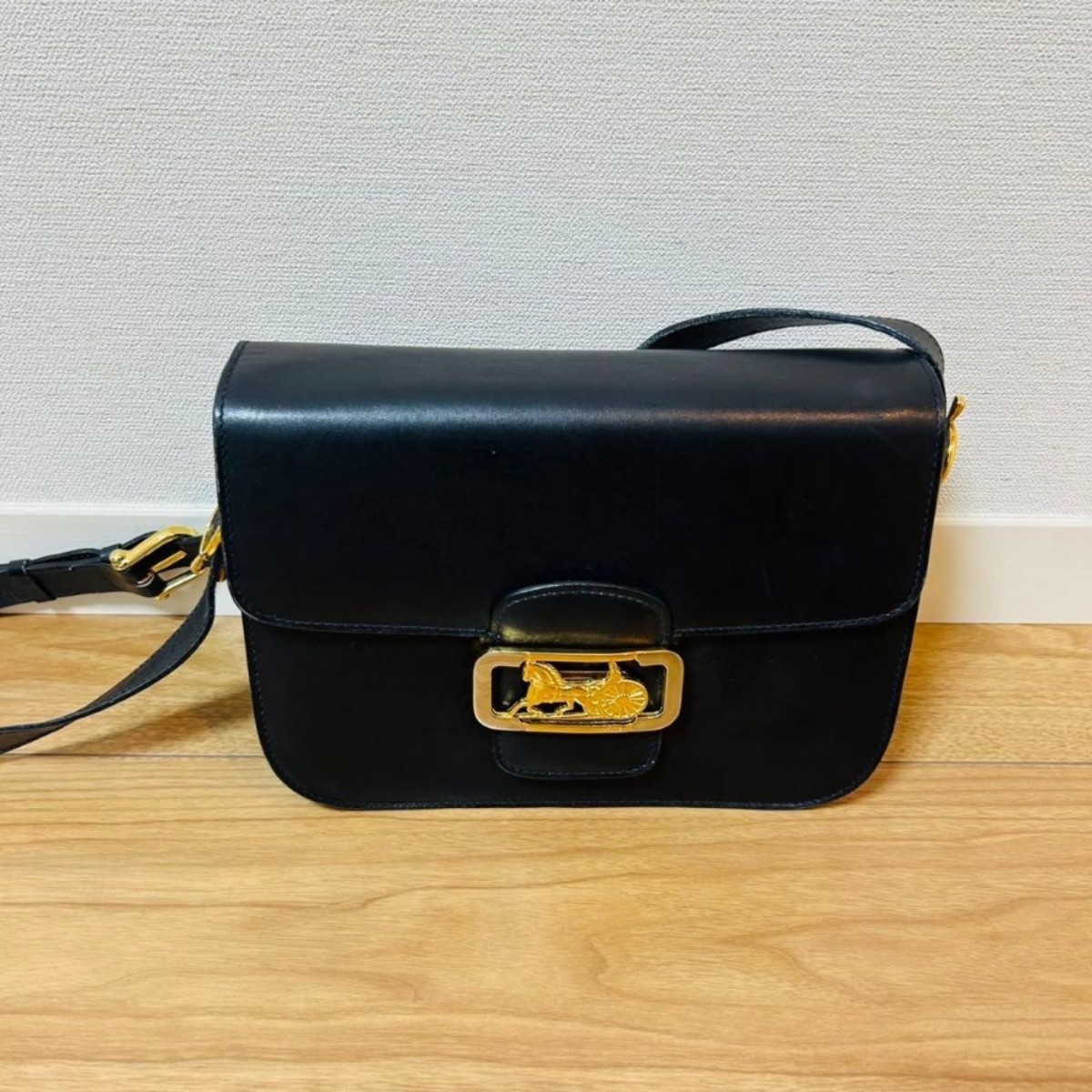 STUNNING Rare Vintage CELINE Horse Carriage Buckle Shoulder Bag – Black Leather