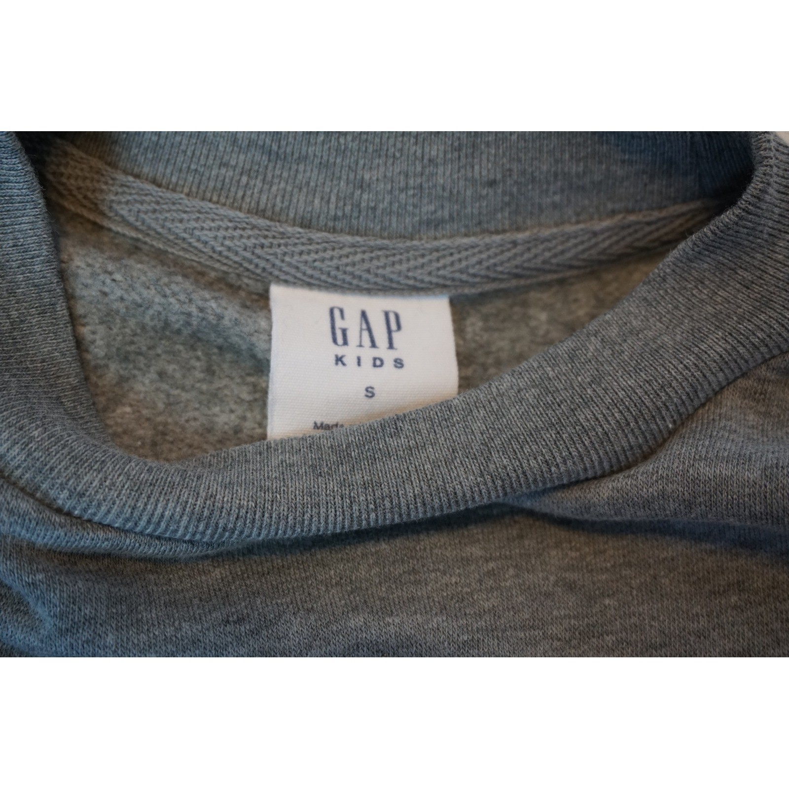 Gap Kids Bear Heart Logo Sweatshirt Gray Heather Crewneck Size S 6-7