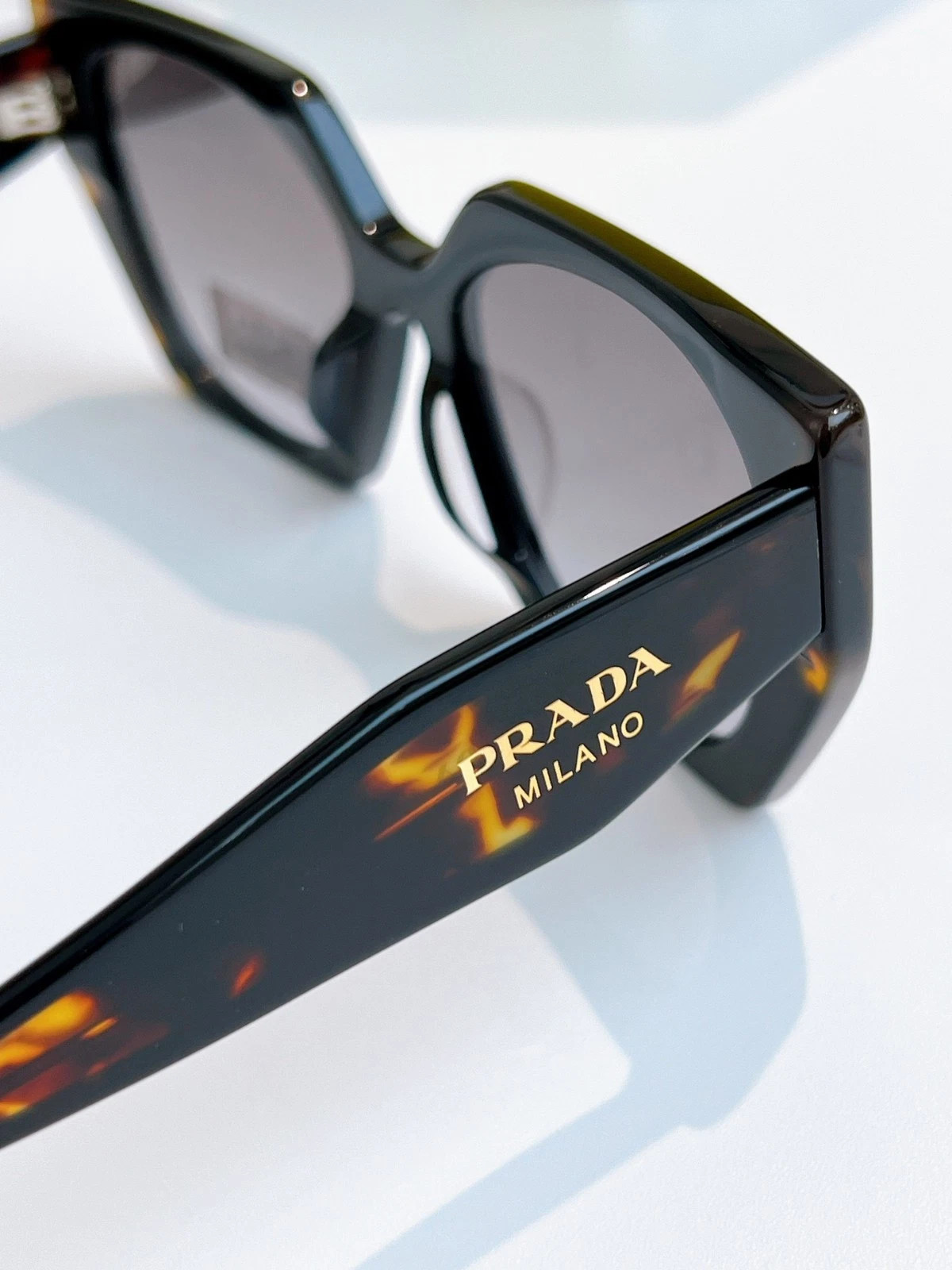 PRADA PR 15WS 3890A7 Black Tortoise Grey Gradient Women Sunglasses with Box