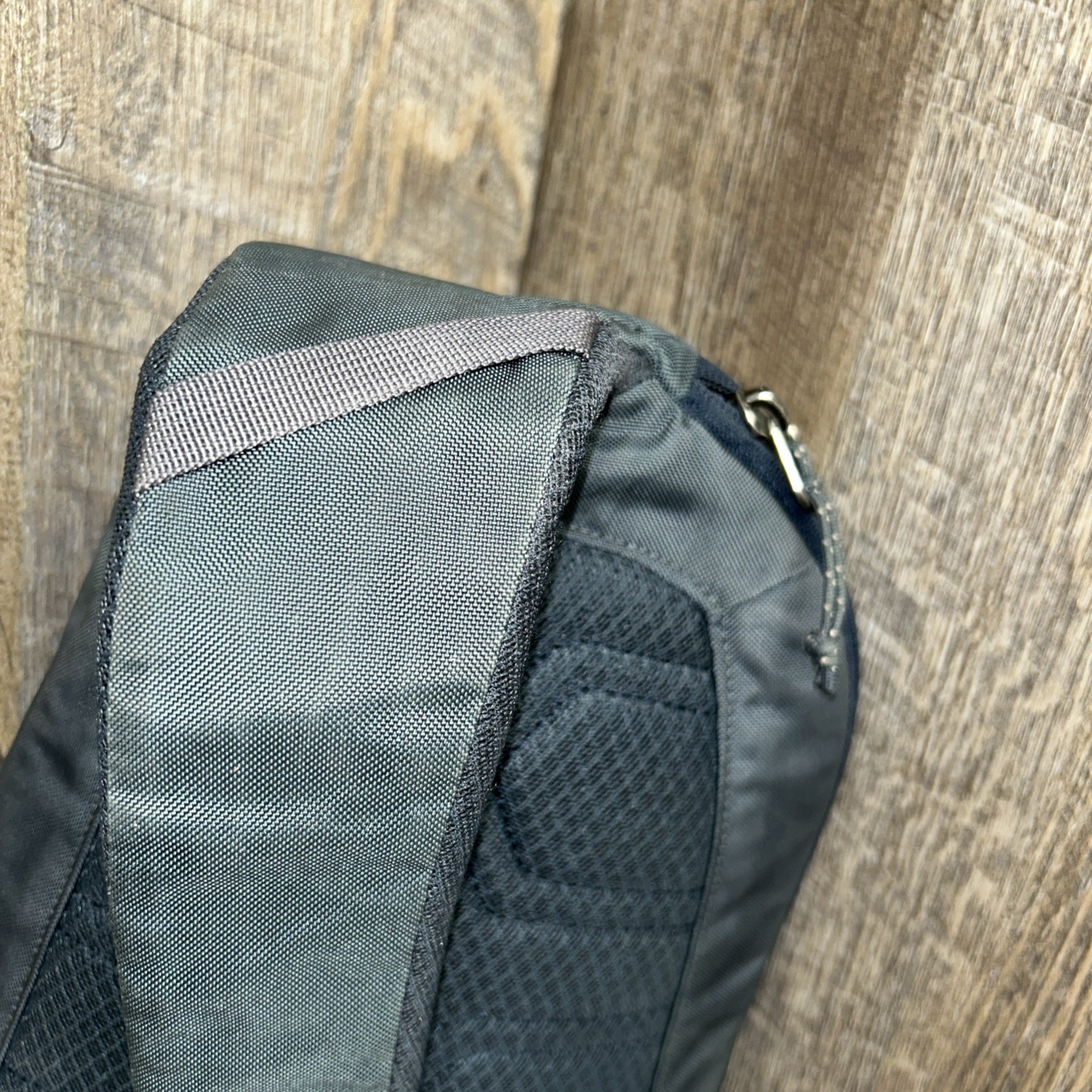 Gently Used Patagonia ATOM 8 Liter Crossbody Bag