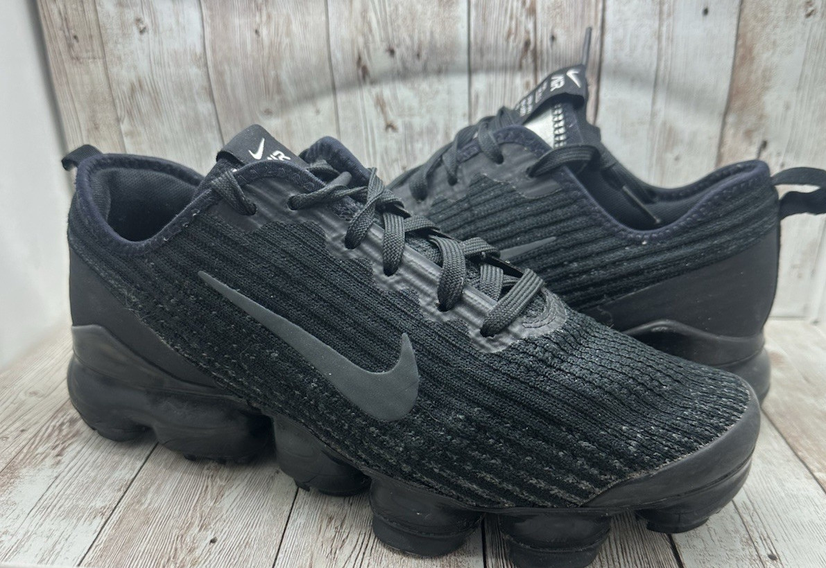Nike Boys Air VaporMax Flyknit 3 BQ5238-001 Black Running Shoes Sz 6.5Y