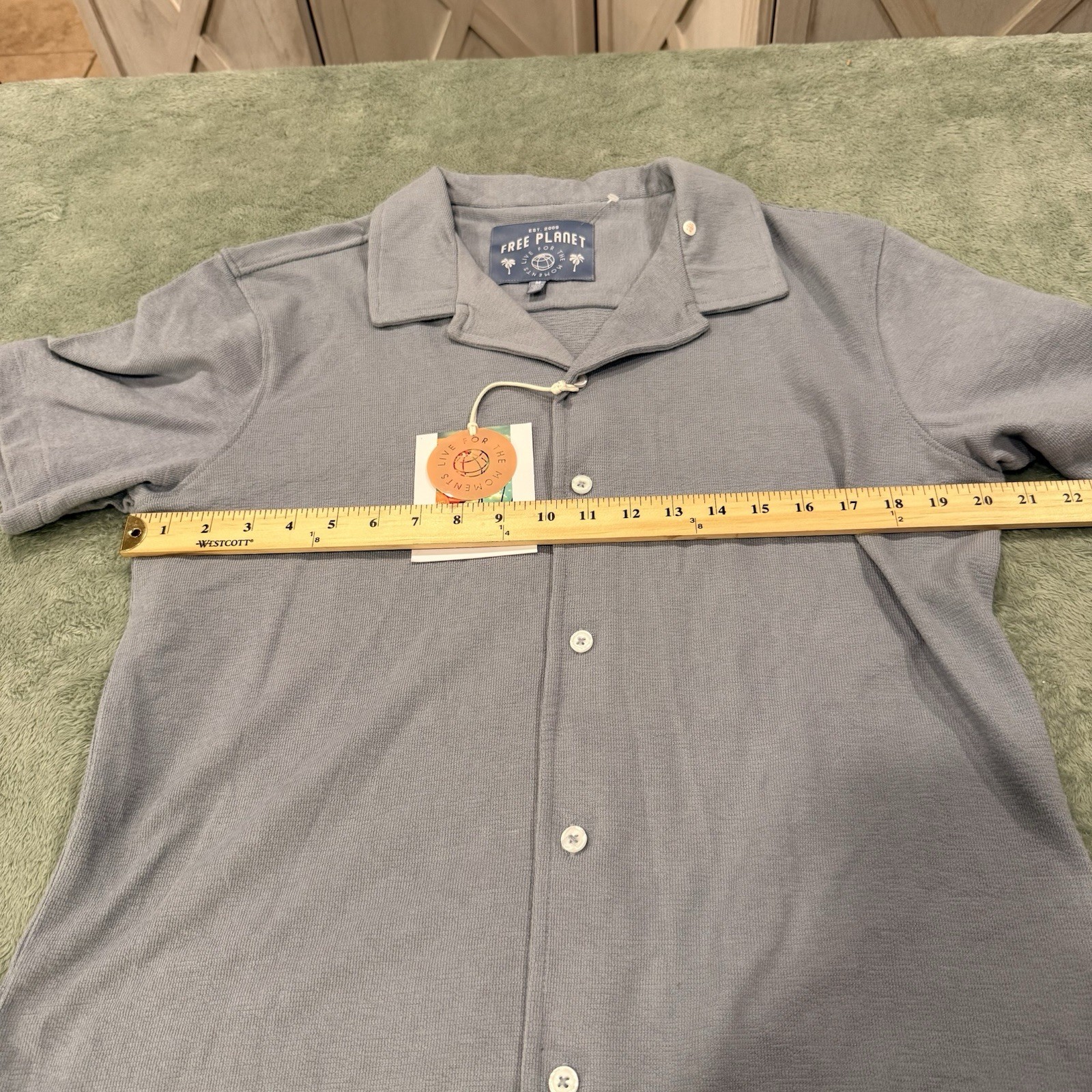 NWT Free Planet Men’s Medium Camp Collar Button Front Shirt Blue