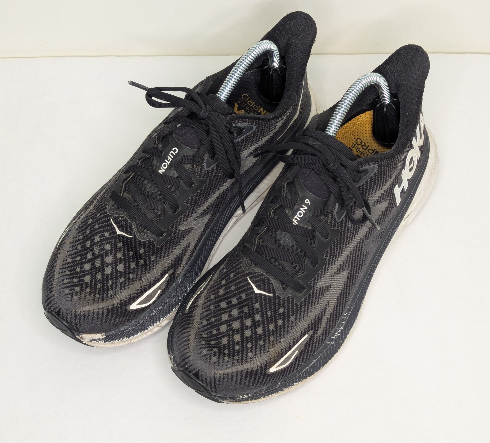 Hoka Clifton 9 Running Shoes Men’s Size 8.5D Black 1127895 BWHT