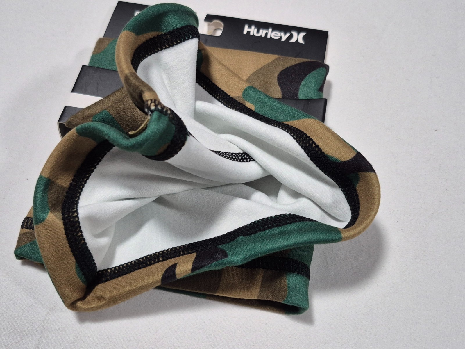 Hurley Multi-Functional Seamless Wear Gaiter Face Neck Warmer One Size Microflec