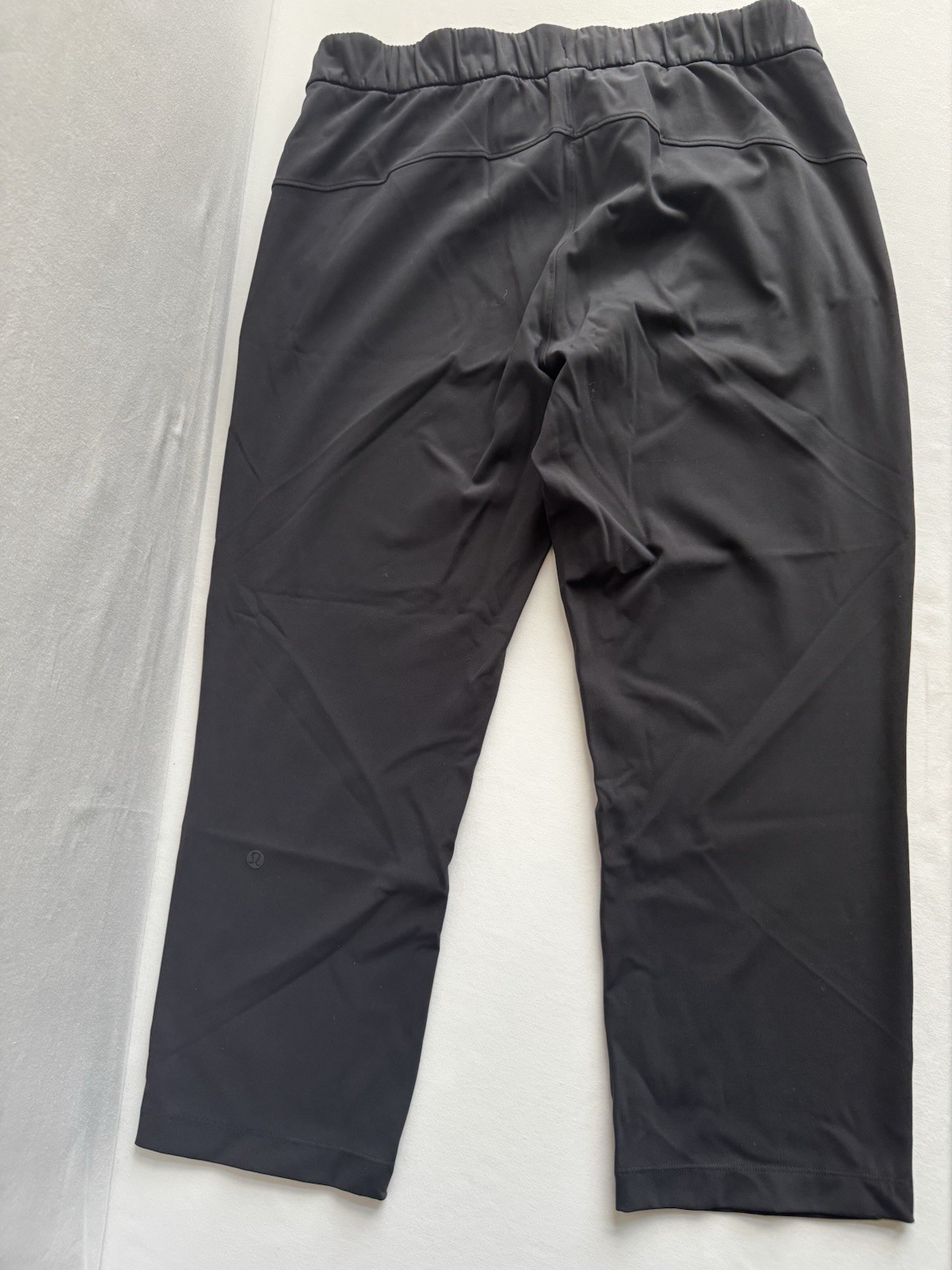 Lululemon Women’s Black Jogger Pants Size 8 Drawstring Stretch Athletic Pockets