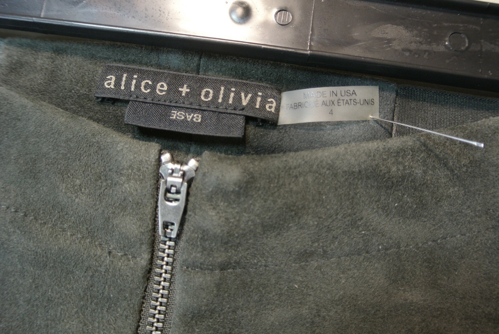 NEW Alice + Olivia Alice + Olivia Zip Front Suede Leggings Size 4 #P1579