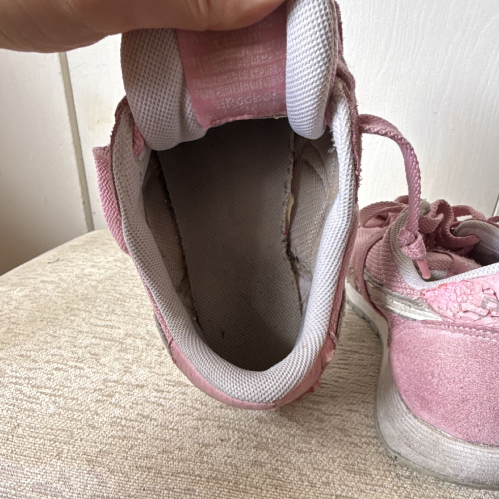 Reebok Girls Pink Athletic Shoes Breathable Lace Up Low Top Fabric Suede US 6.5