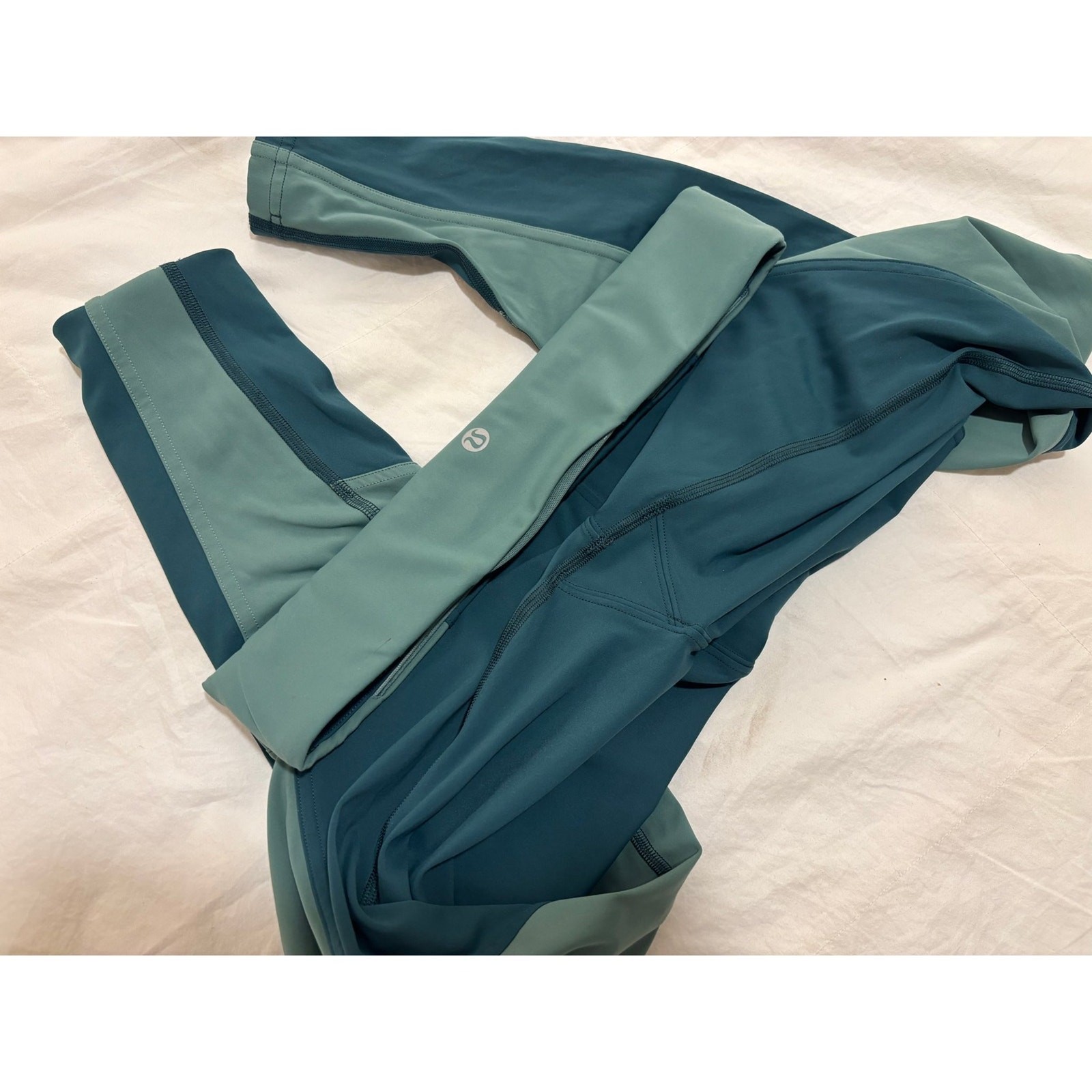 Lululemon Wake & Train Tight *28″ Green Jasper / Frosted Pine Size 6 Nulux