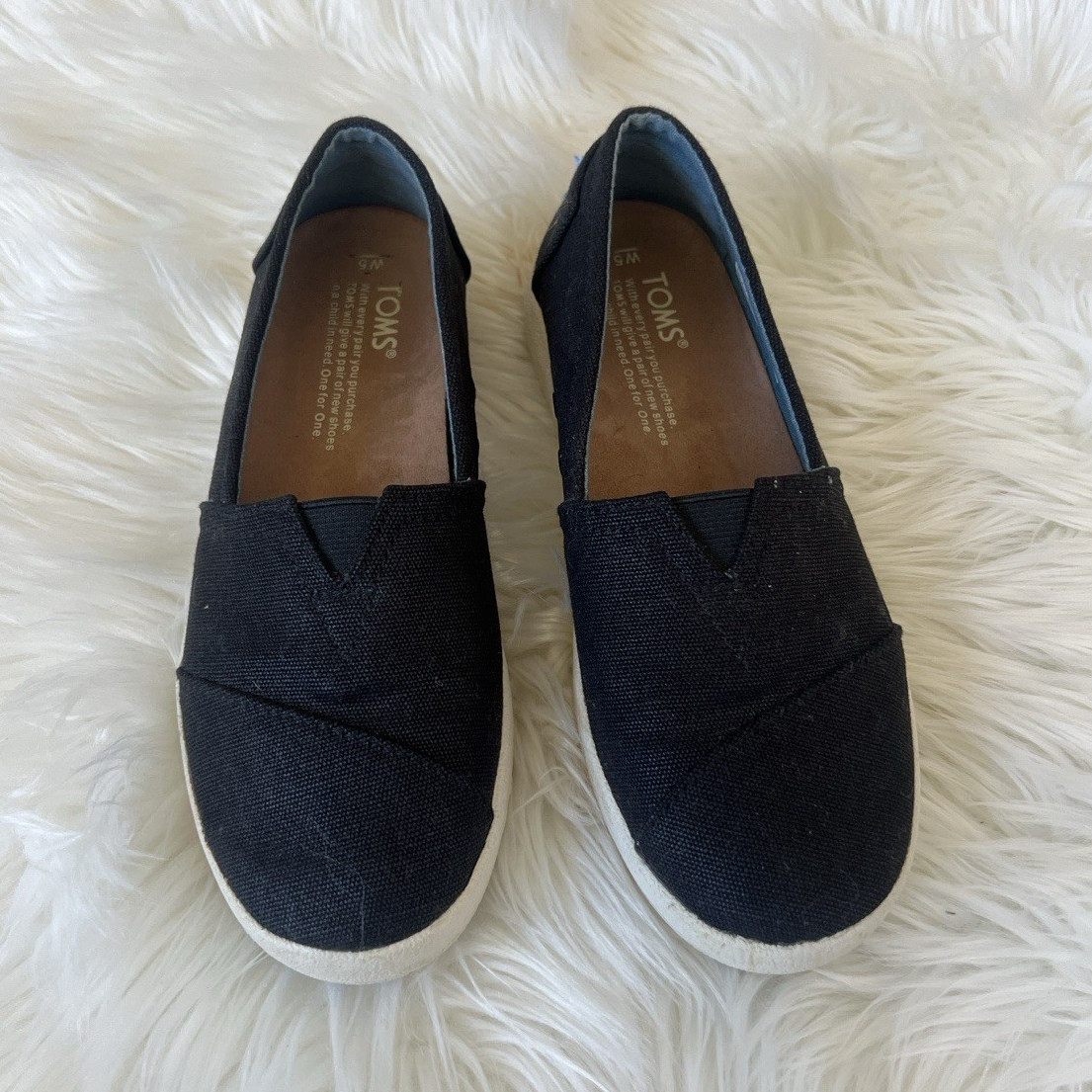 TOMS Black Canvas Slip-On Flats Round Toe Logo Accent Women’s US 5 EU 35.5
