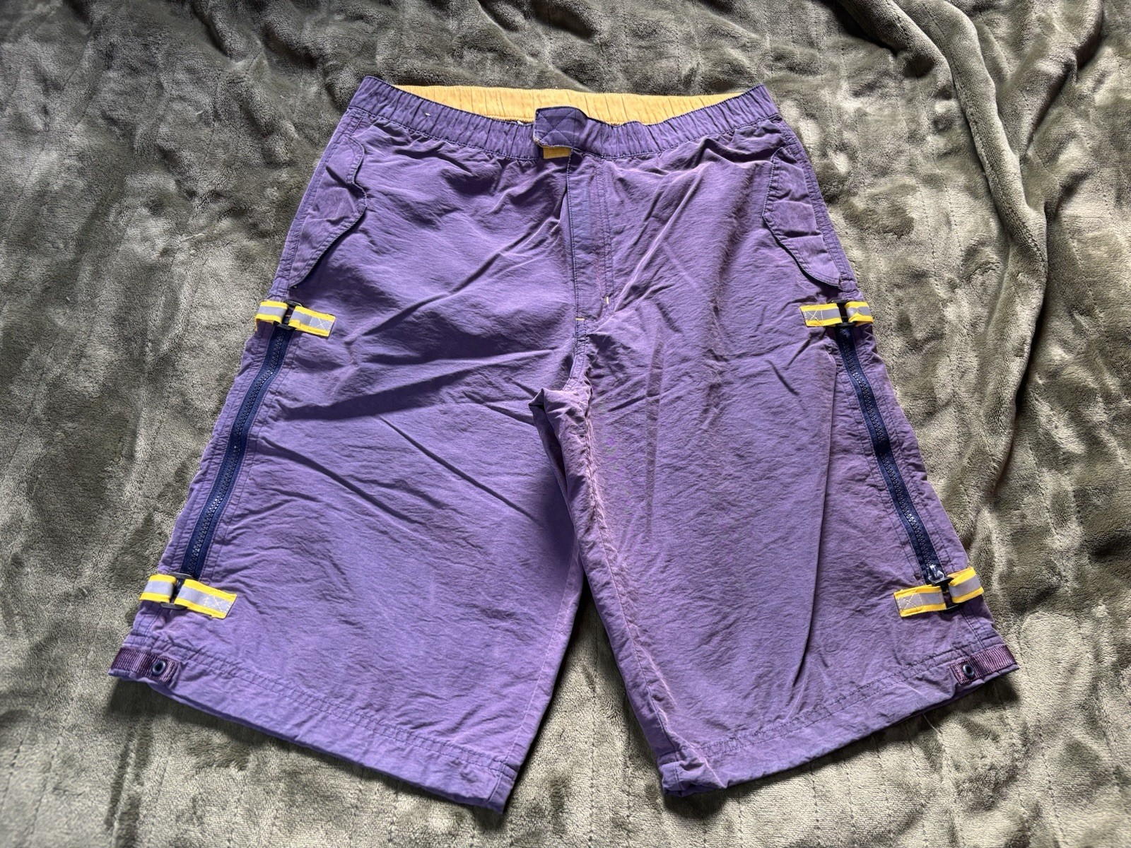 Vintage Y2K Utility Shorts Mens 30 Purple Yellow Skater Punk Grunge Surf Hybrid