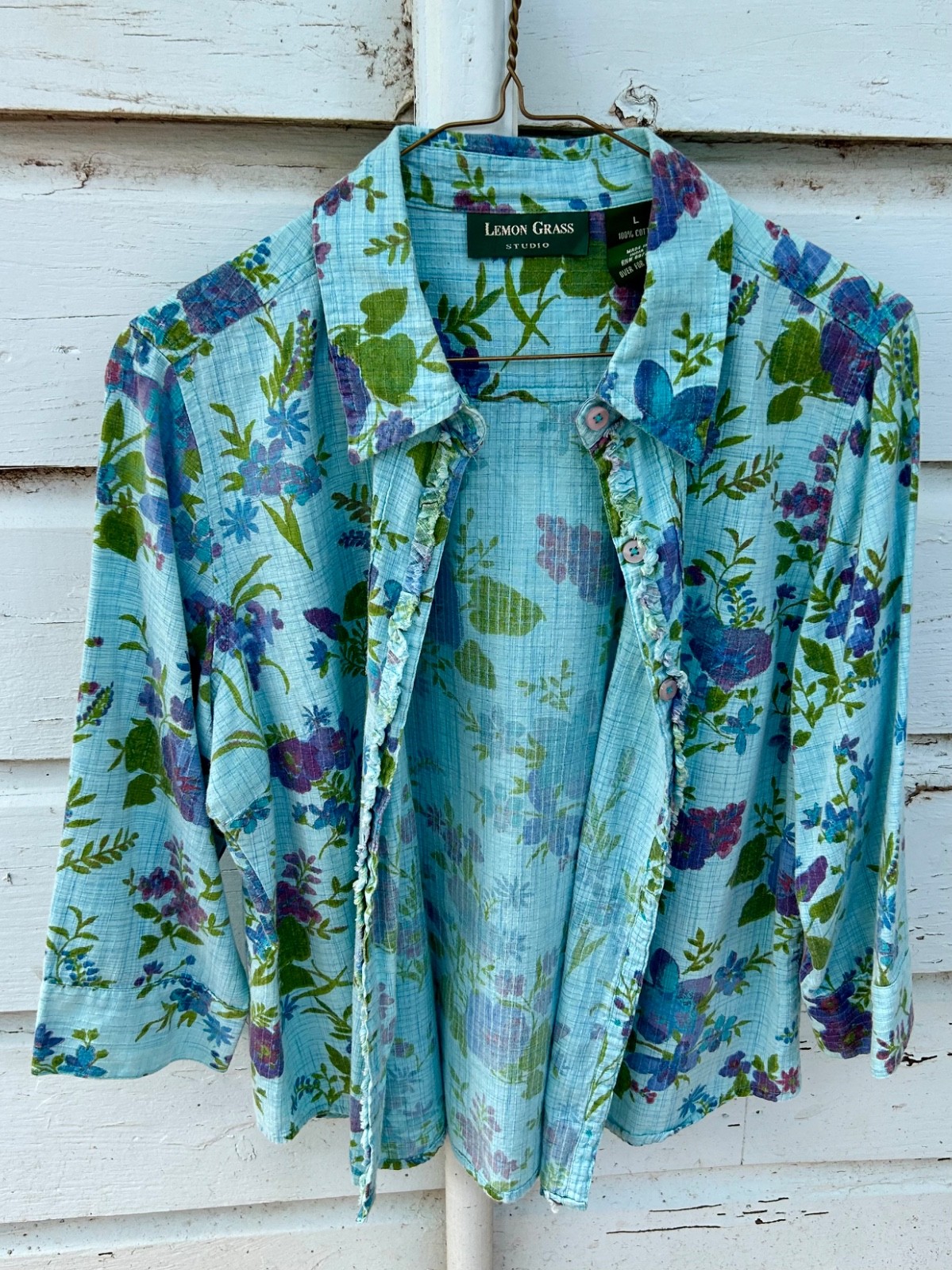 Lemon Grass Studio Floral Button-Up Collared Top Blue and green vintage