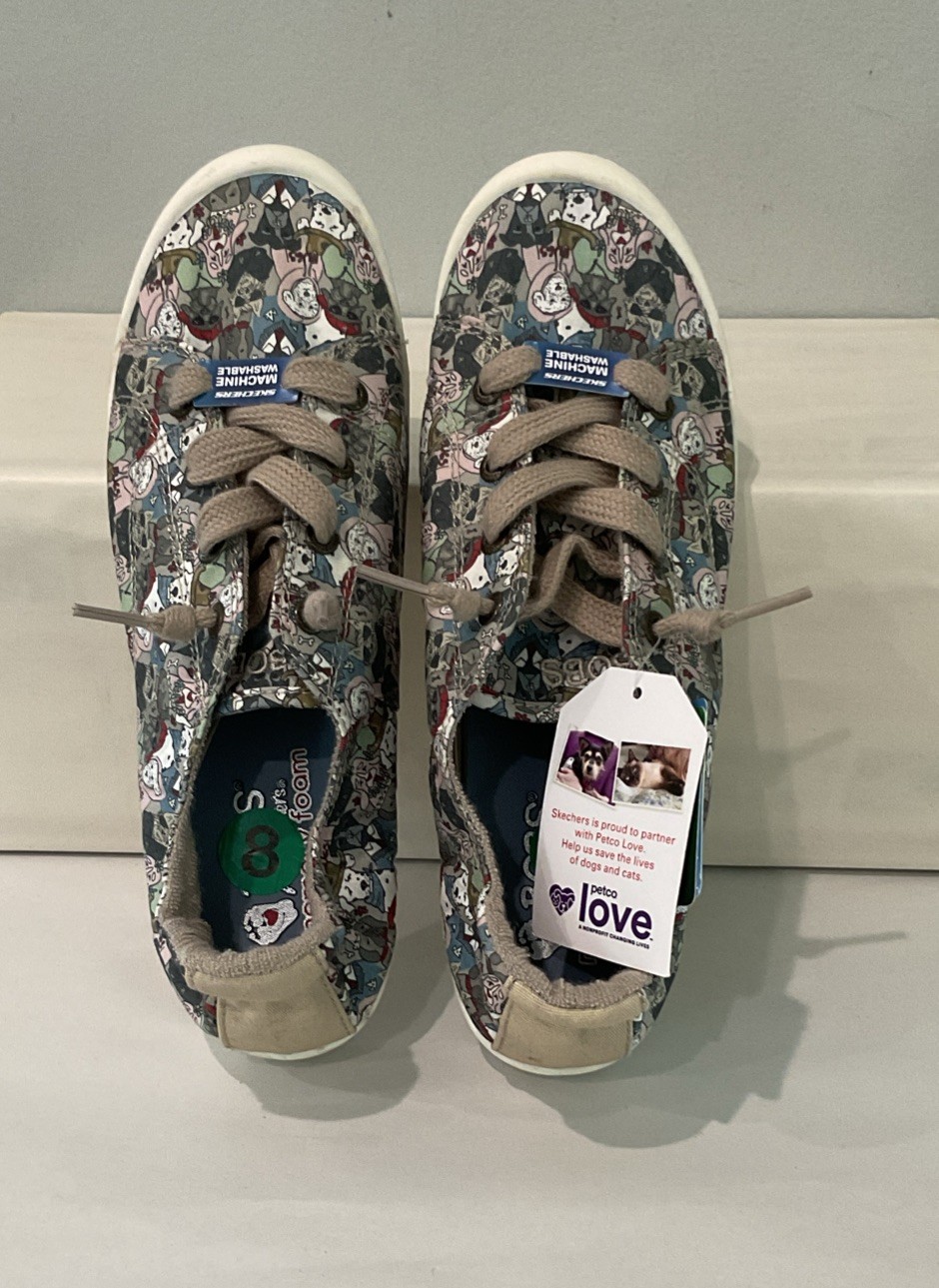 BOBS 179082 Skechers Beach Bingo Womens Sz 8 Dog Print Mem. Foam Vegan Sneakers