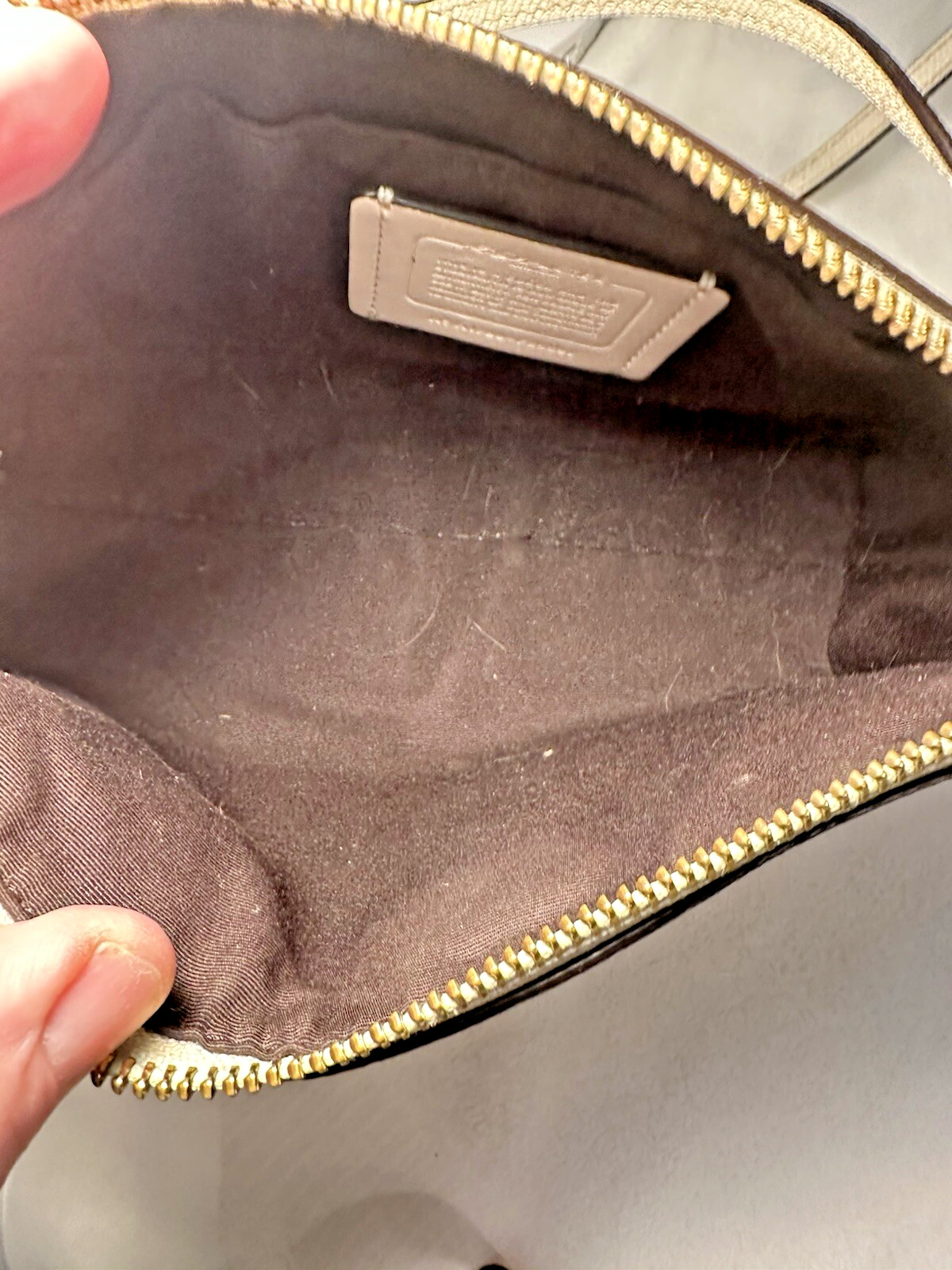 COACH #F25591 Top Handle Pouch in Crossgrain Leather Sz 8.75″ (L) × 5″ (H) ×3″ D