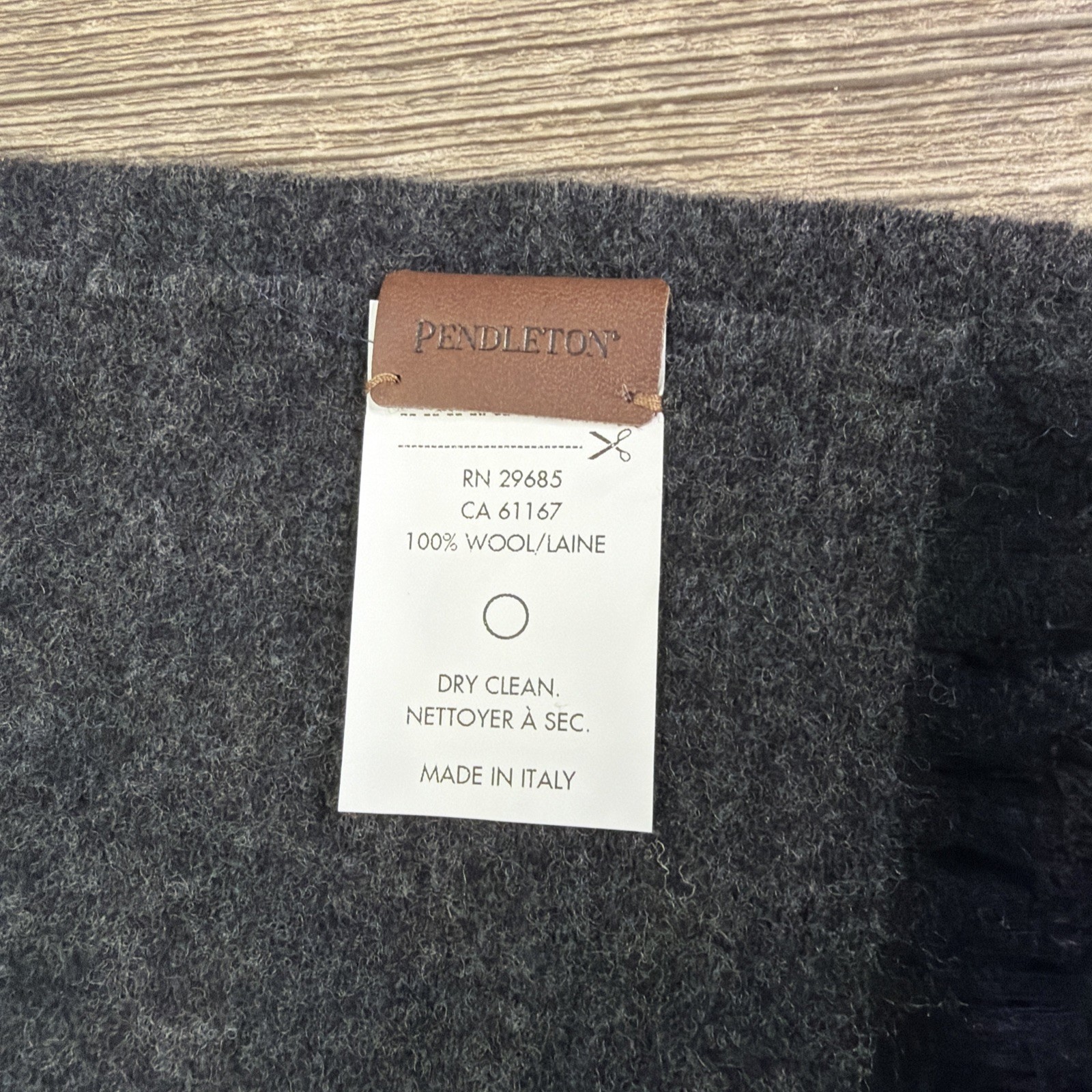 Pendleton Wool Wrap Scarf 24×76 Dark Gray with Fringe Made in Italy