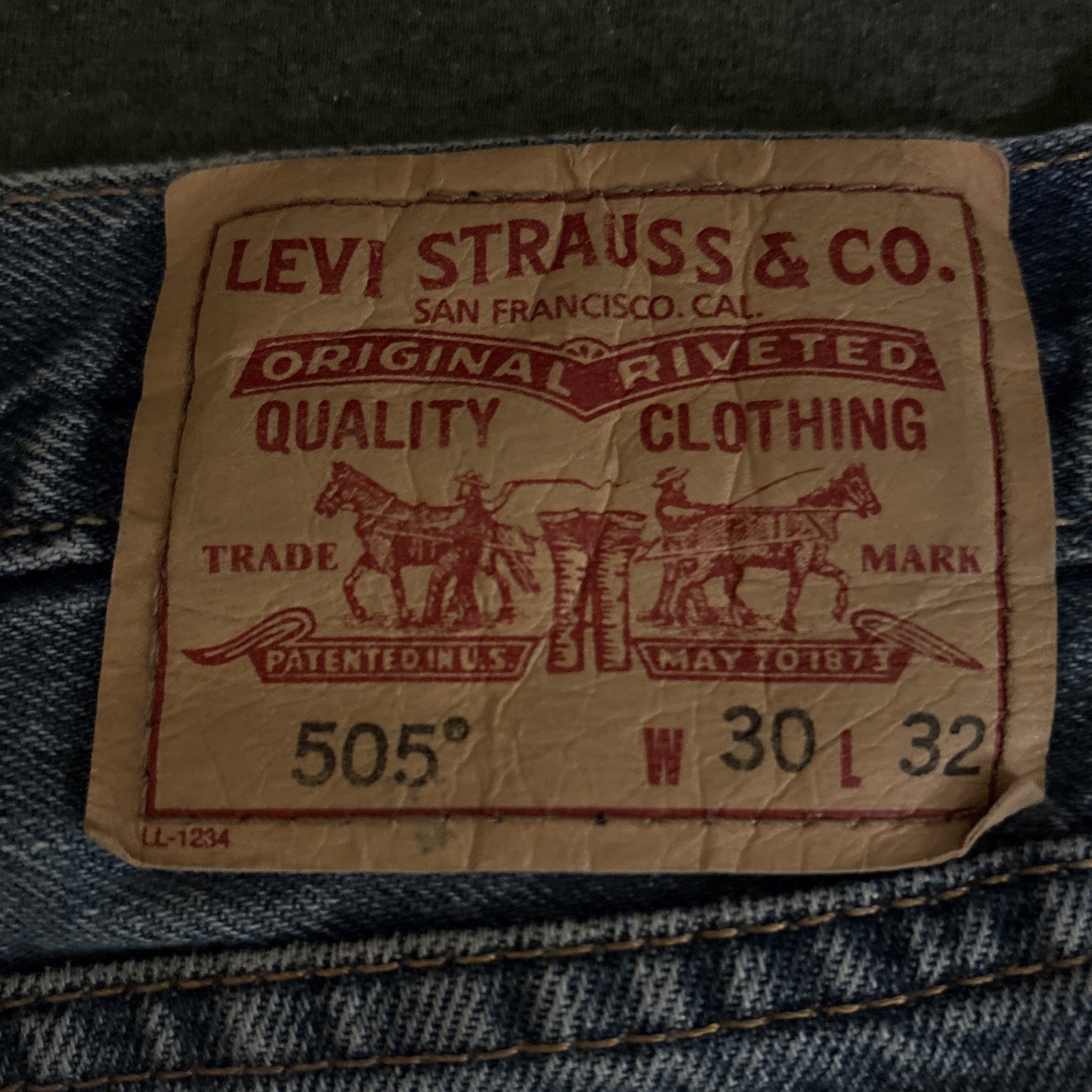 Levi’s 505 Straight Fit Jeans Mens 30×32 Light Blue Denim **READ**
