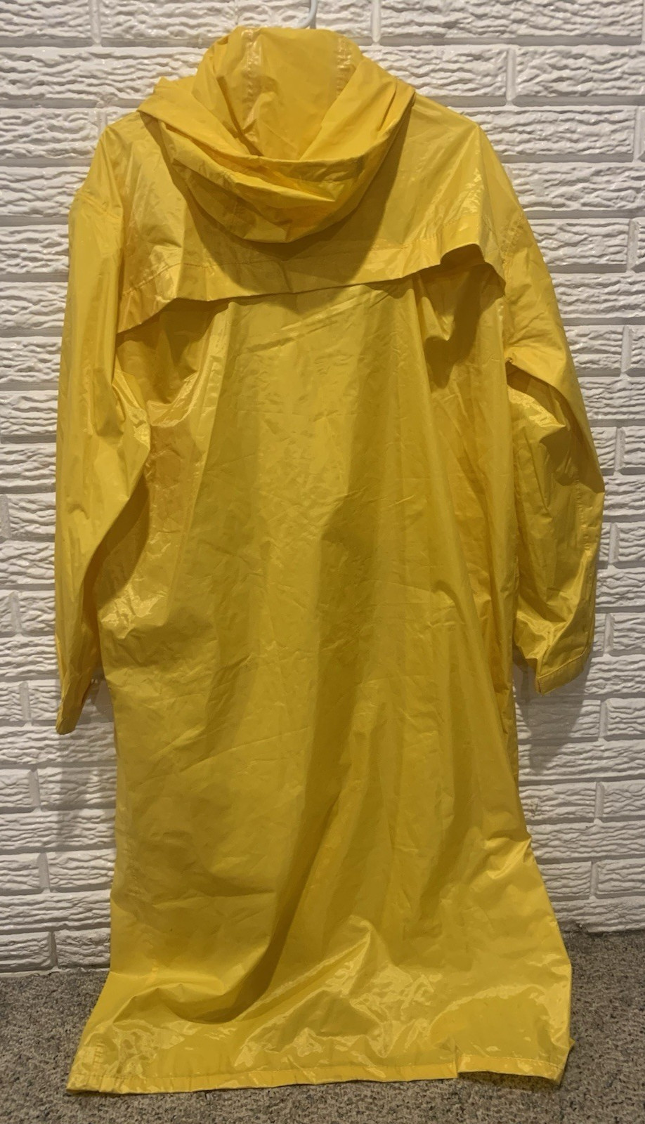 Yellow “Blue Mountain” Adult Unisex PVC & Polyester Raincoat Size M *New w/Flaws