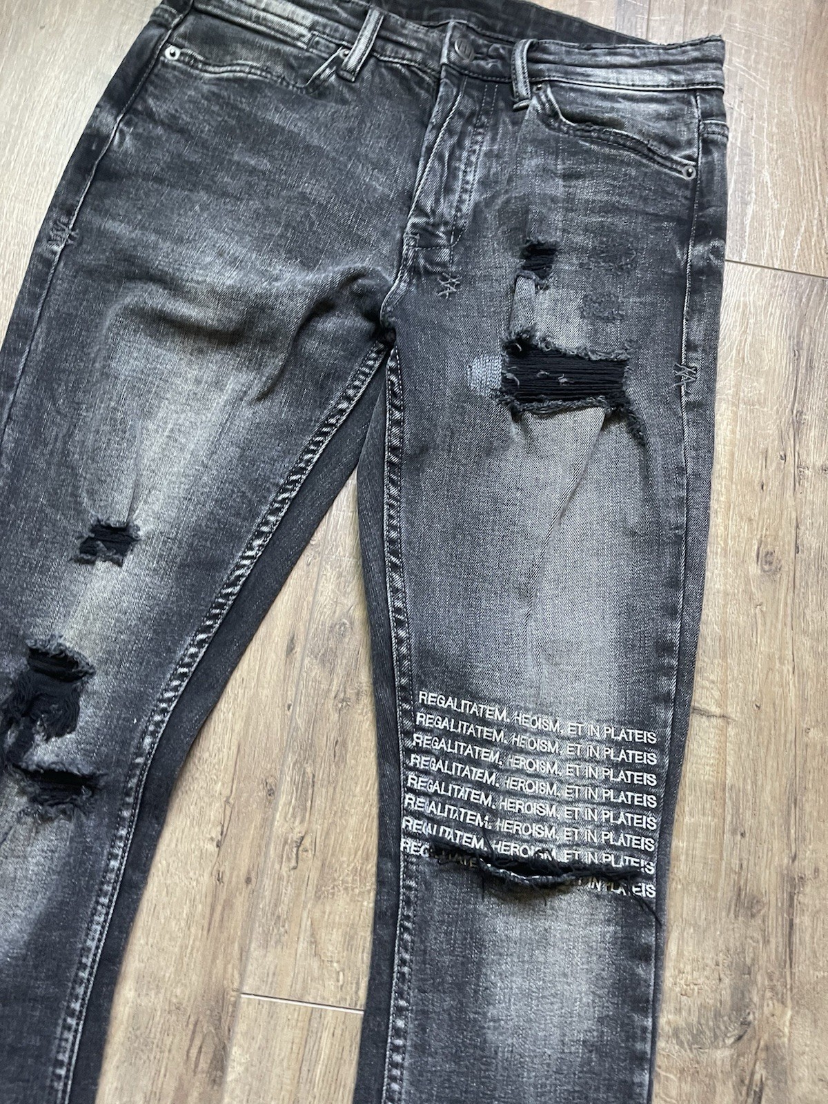 KSUBI MEN’S VAN WINKLE ANGST PLATEIS JEAN SIZE 30X32.5” DISTRESSED
